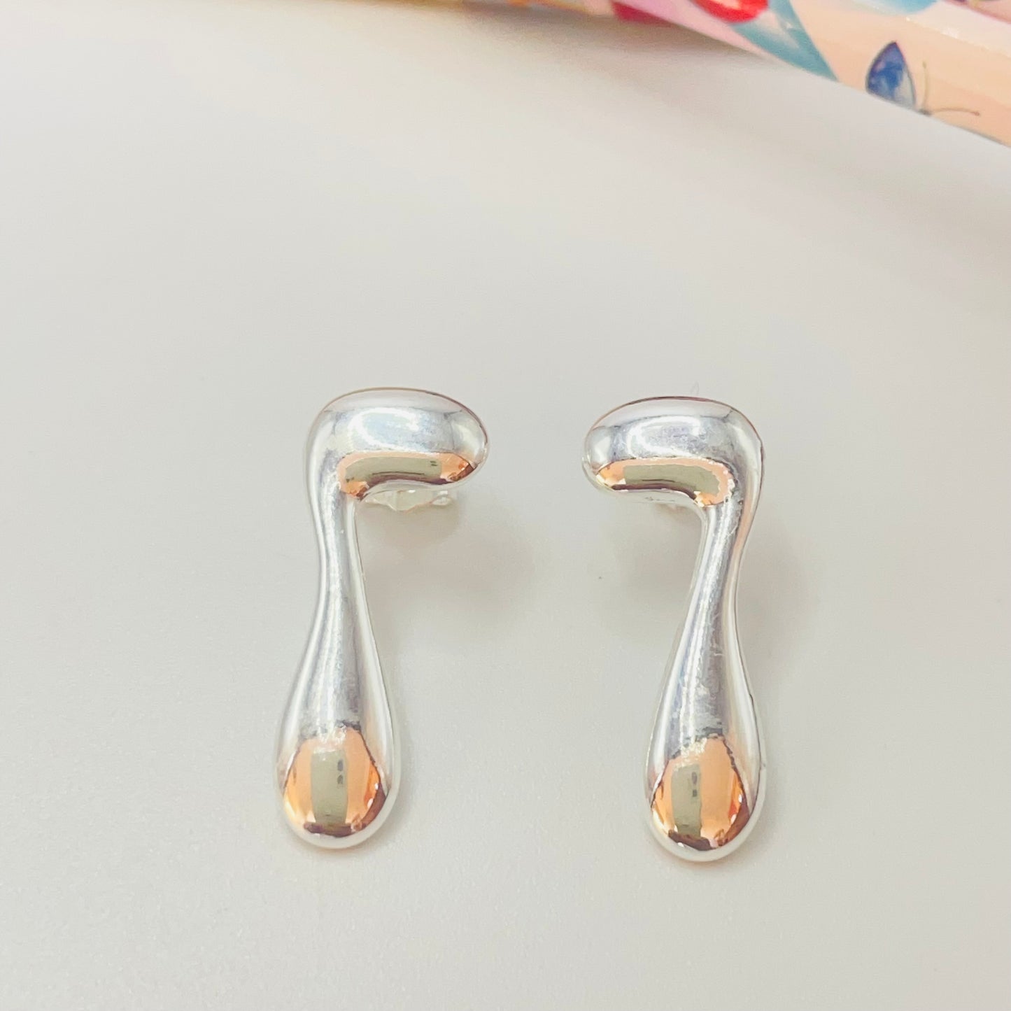 Joyas por Mayor Joyas Bañadas en Plata por Mayor Insumos para Joyas XP473 Aro Orgánico Simple 20 x 11 mm Espesor 1.2 mm Aro Baño Plata
