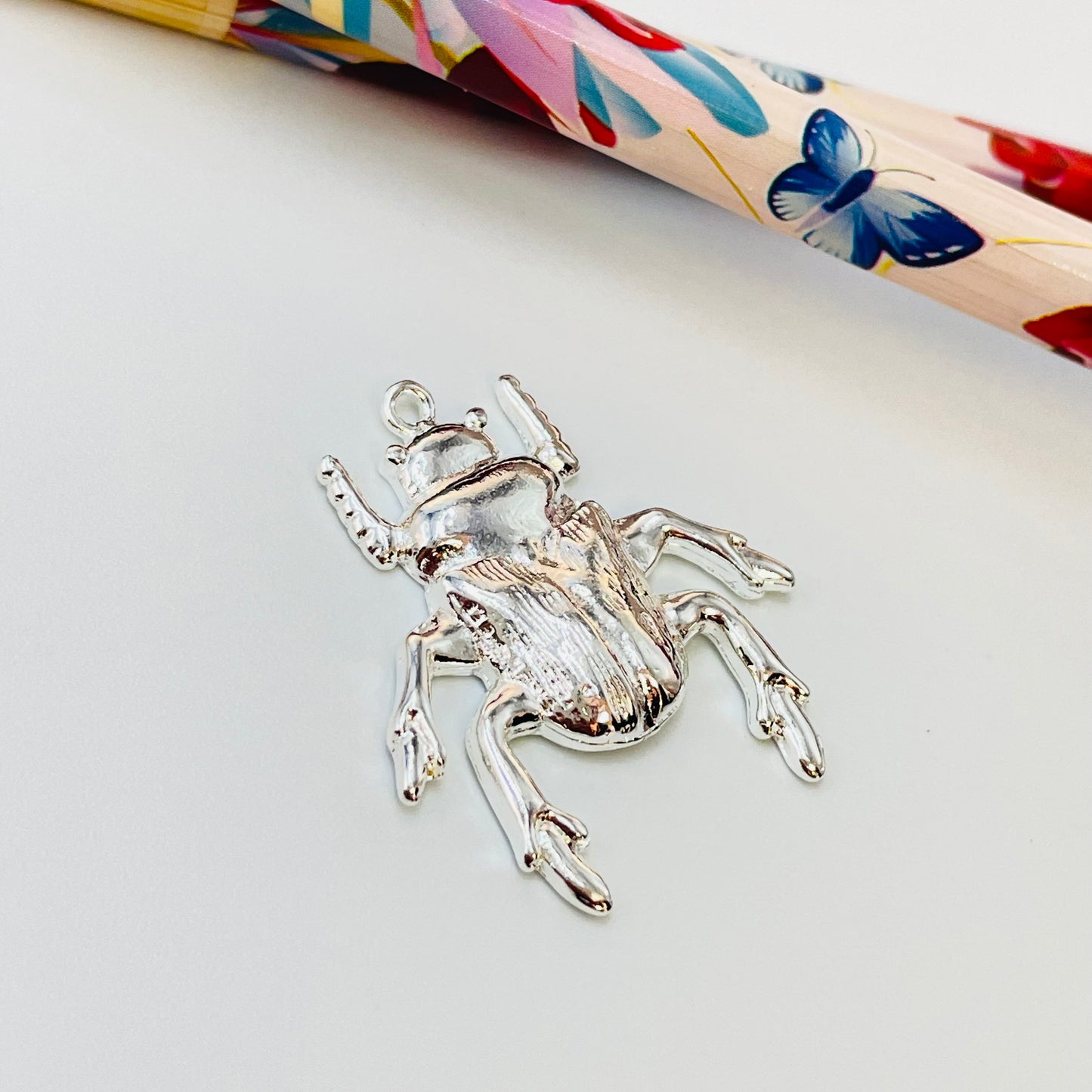 Joyas por Mayor Joyas Bañadas en Plata por Mayor Insumos para Joyas FP1150 Colgante Escarabajo 30 x 28 mm Espesor 2 mm Figura Baño Plata