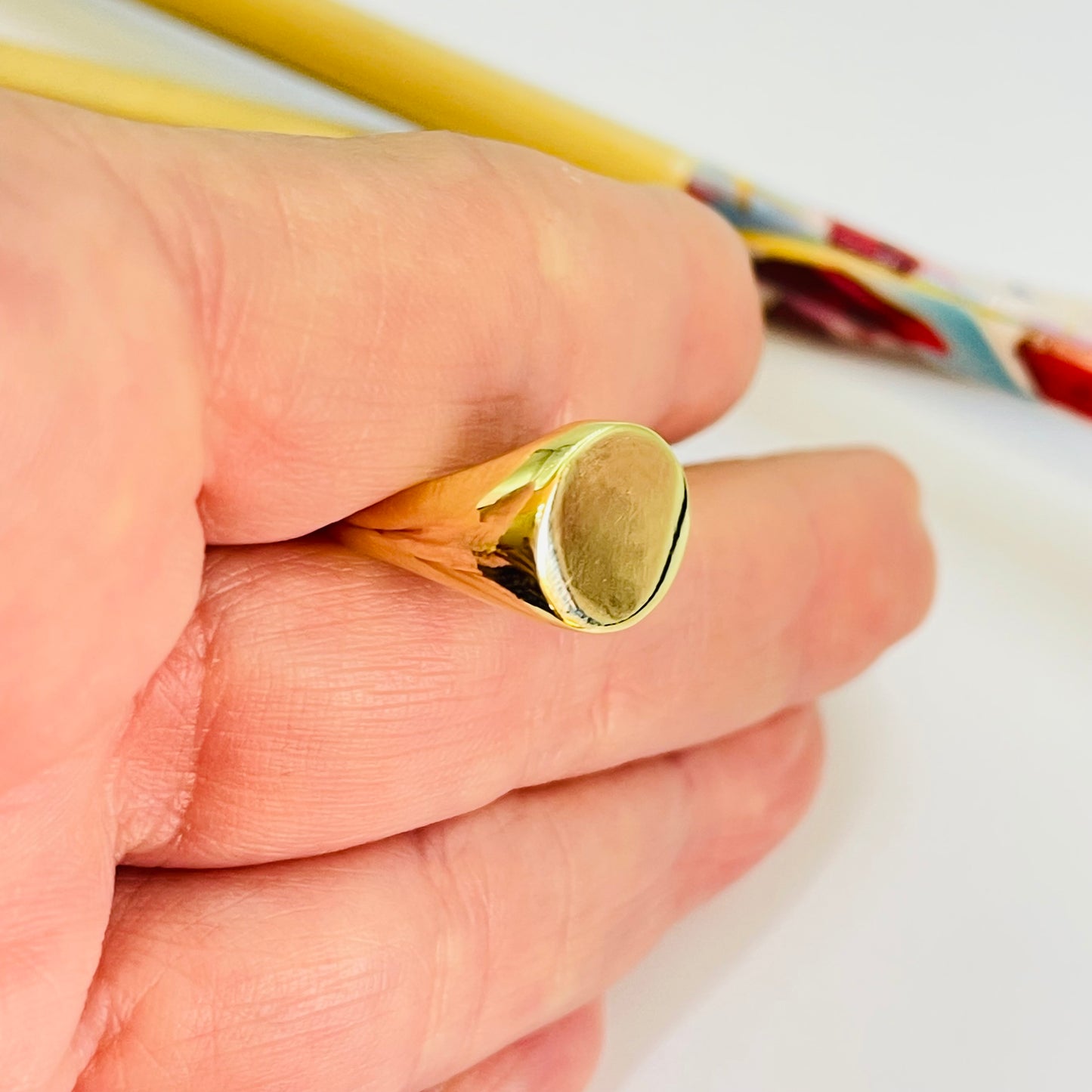 WO74 Anillo Chevalier Sello 11 x 13 mm Medida app. 6 Anillo Baño Oro