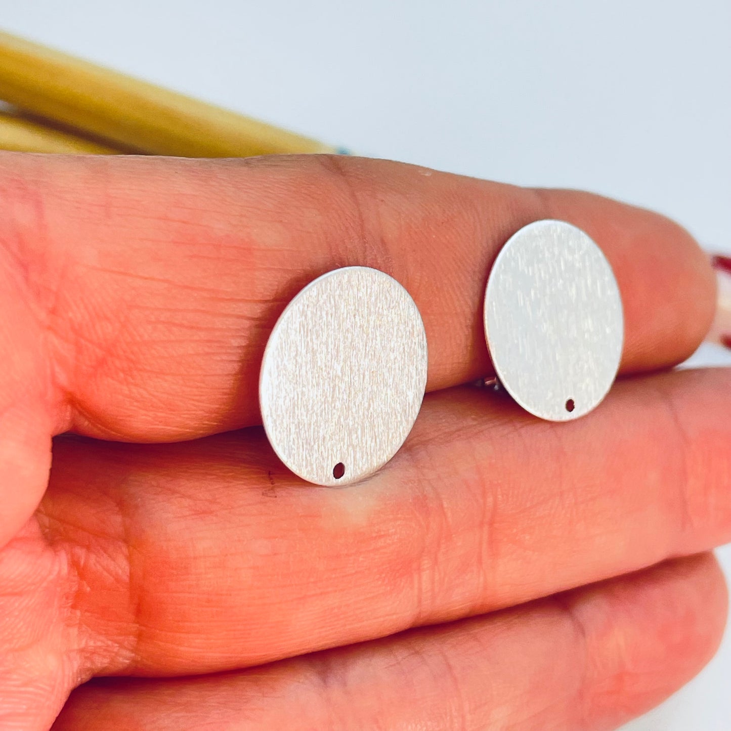 BP81 Redondo lijado con boche de presión perforación inferior diá. 15 mm Espesor 0.8 mm Base de Aro Baño Plata