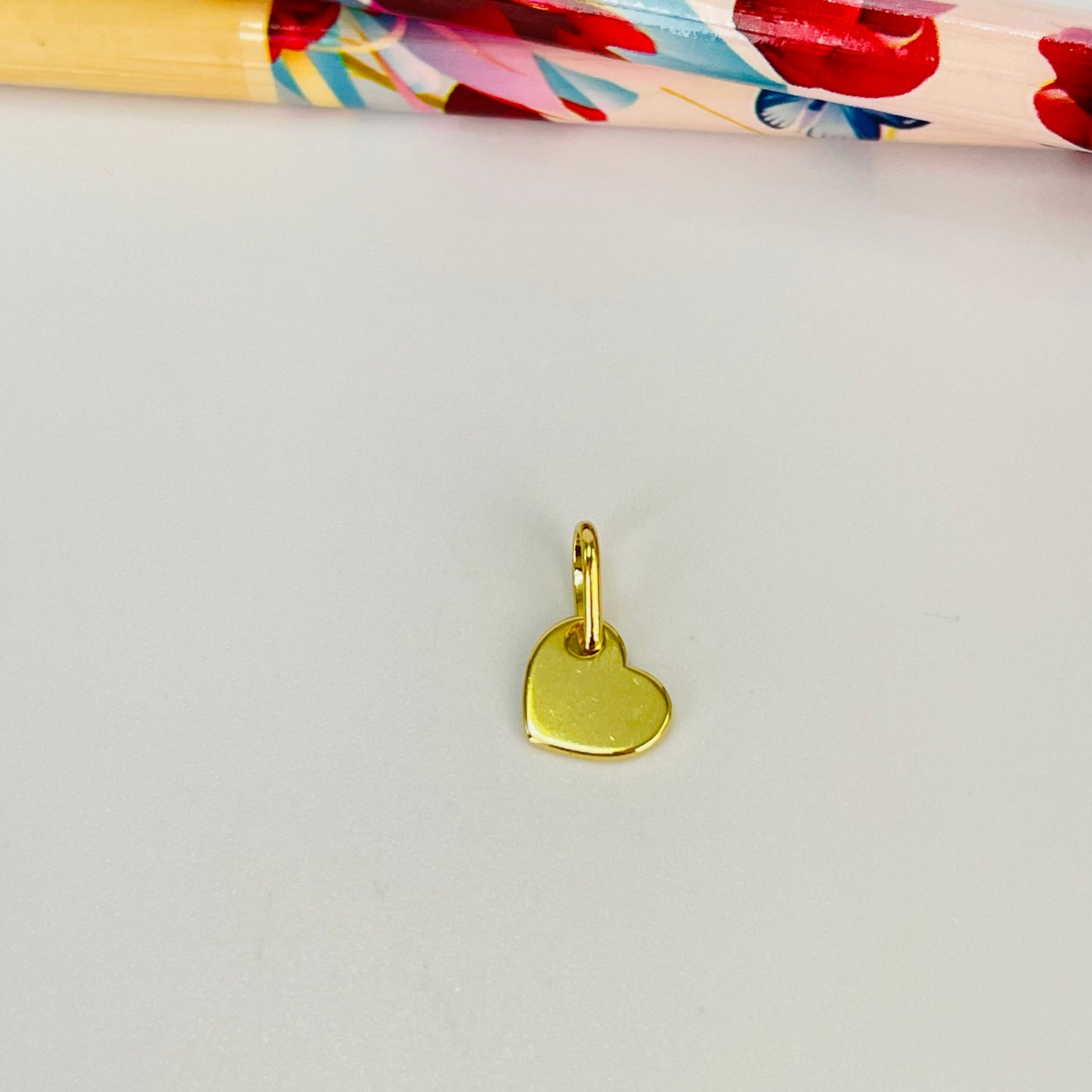 FO1090 Colgante Corazón liso de lado M 10 mm más valier Espesor 1 mm Figura Baño Oro Figuras Bañadas hecho de Bronce Bañado en Oro 18K Joyas Bañadas en Oro