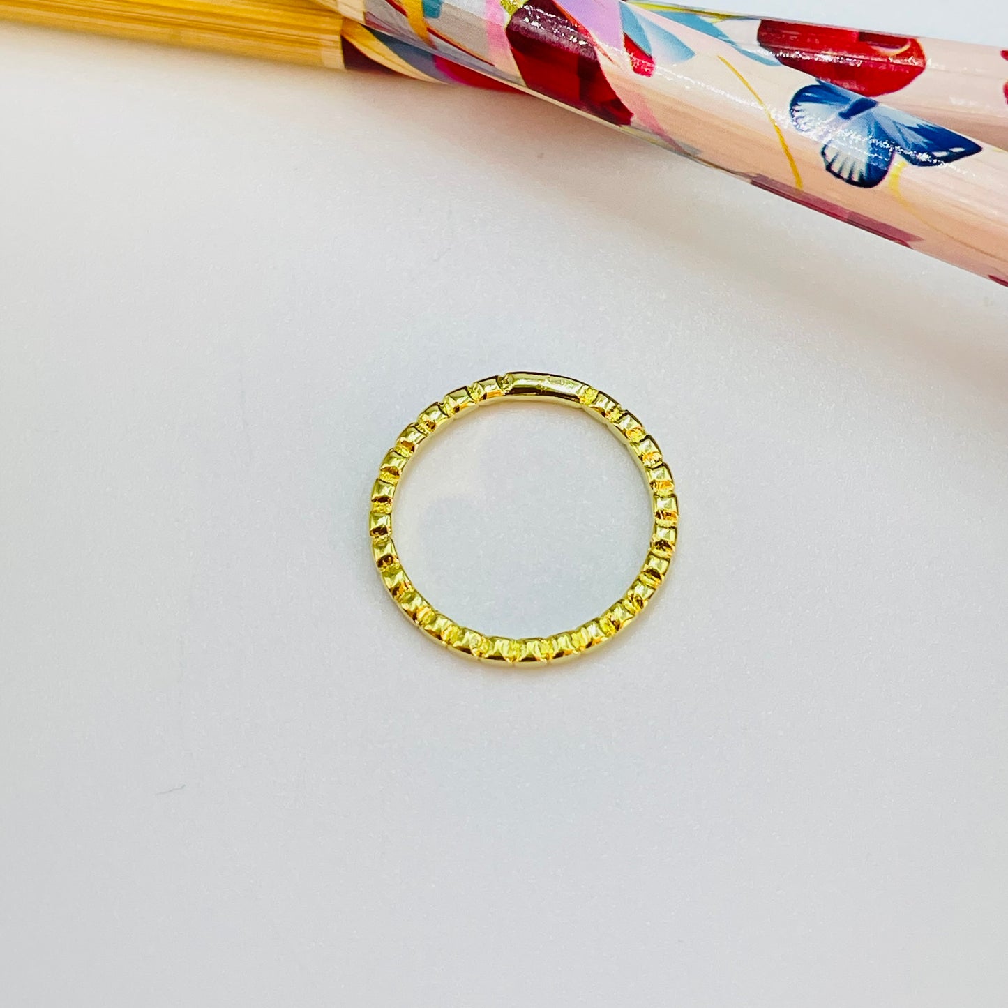 WO64 Anillo Bolitas Aplanadas Ancho 2.1 mm Espesor 2.1 mm Anillo Baño Oro