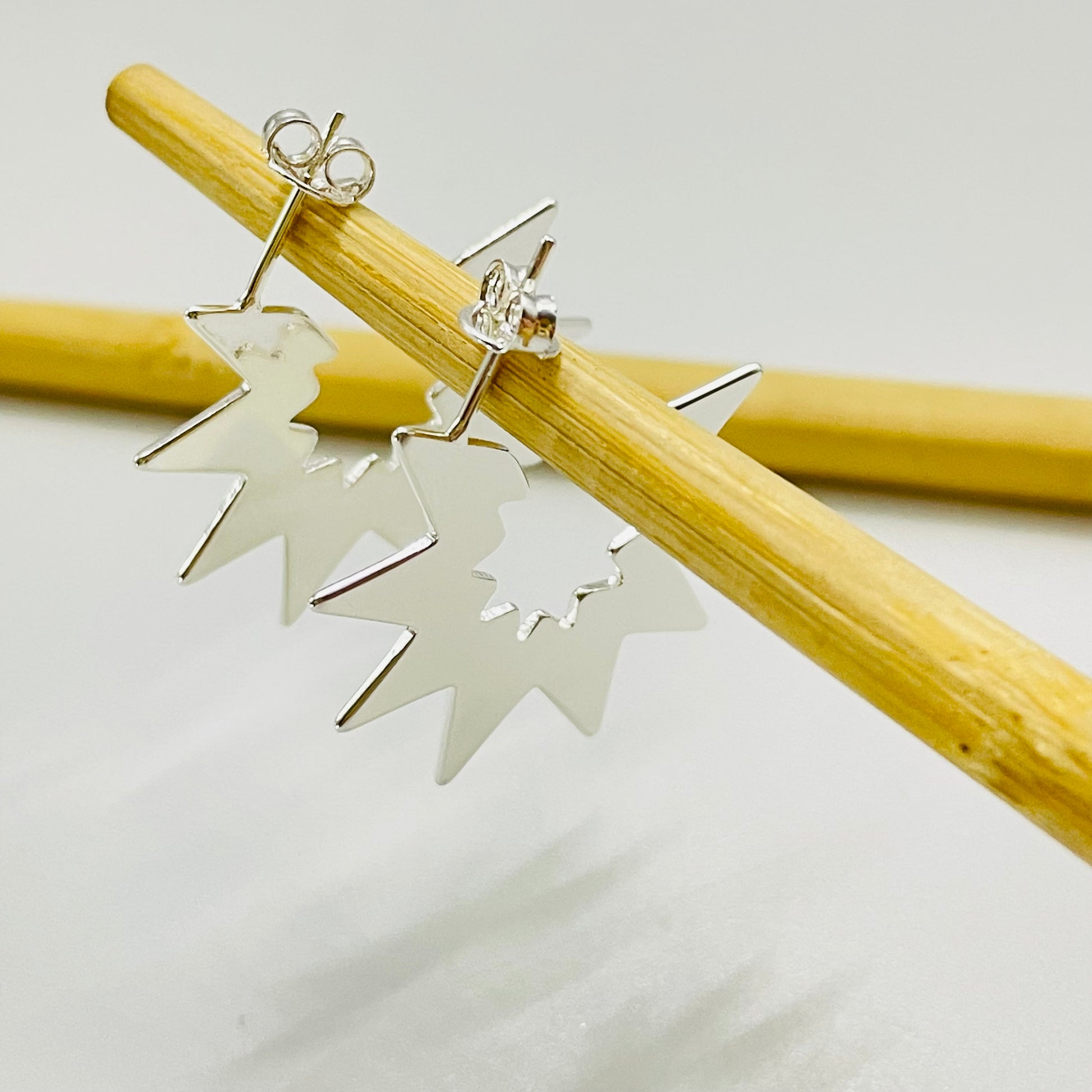 XP397 Aro tipo argolla con puntas 30 mm Espesor 1 mm Aro Baño Plata Aros Bañados hecho de Bronce Bañado en Plata 50 ml Joyas Bañadas en Plata