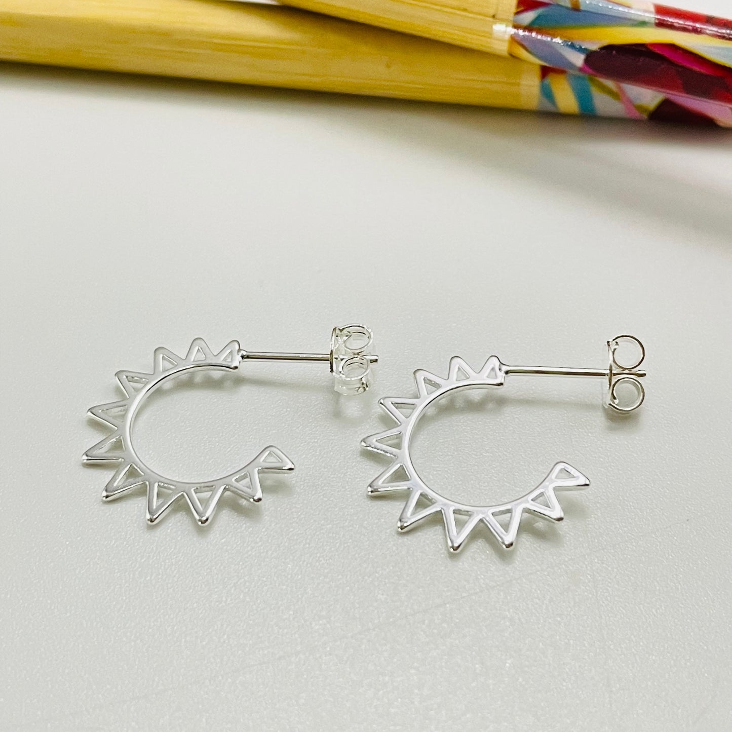 XP396 Aro Argolla Puntas Caladas 20 mm Espesor 1 mm Aro Baño Plata Aros Bañados hecho de Bronce Bañado en Plata 50 ml Joyas Bañadas en Plata