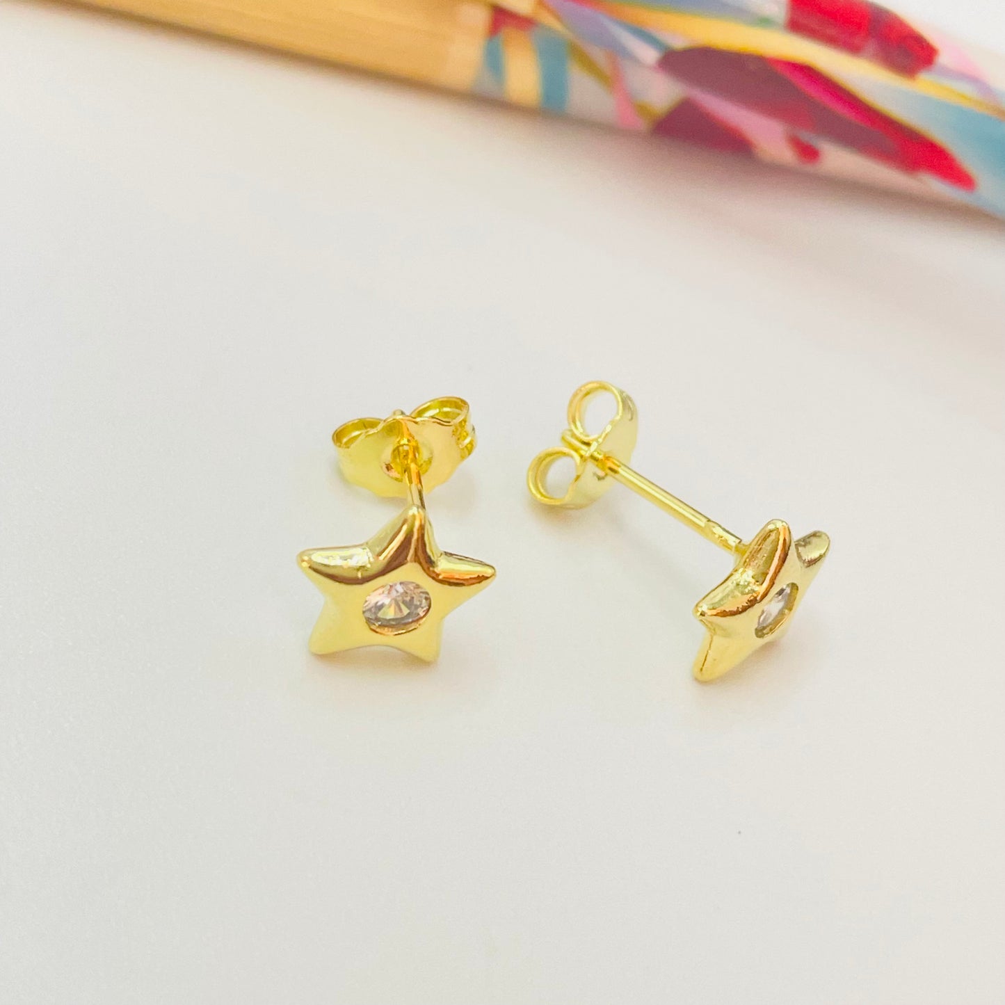 Joyas por Mayor Joyas Bañadas en Oro por Mayor Insumos para Joyas XO485 Aro Estrella con circón en el centro 8.5 mm Espesor 2 mm Aro Baño Oro