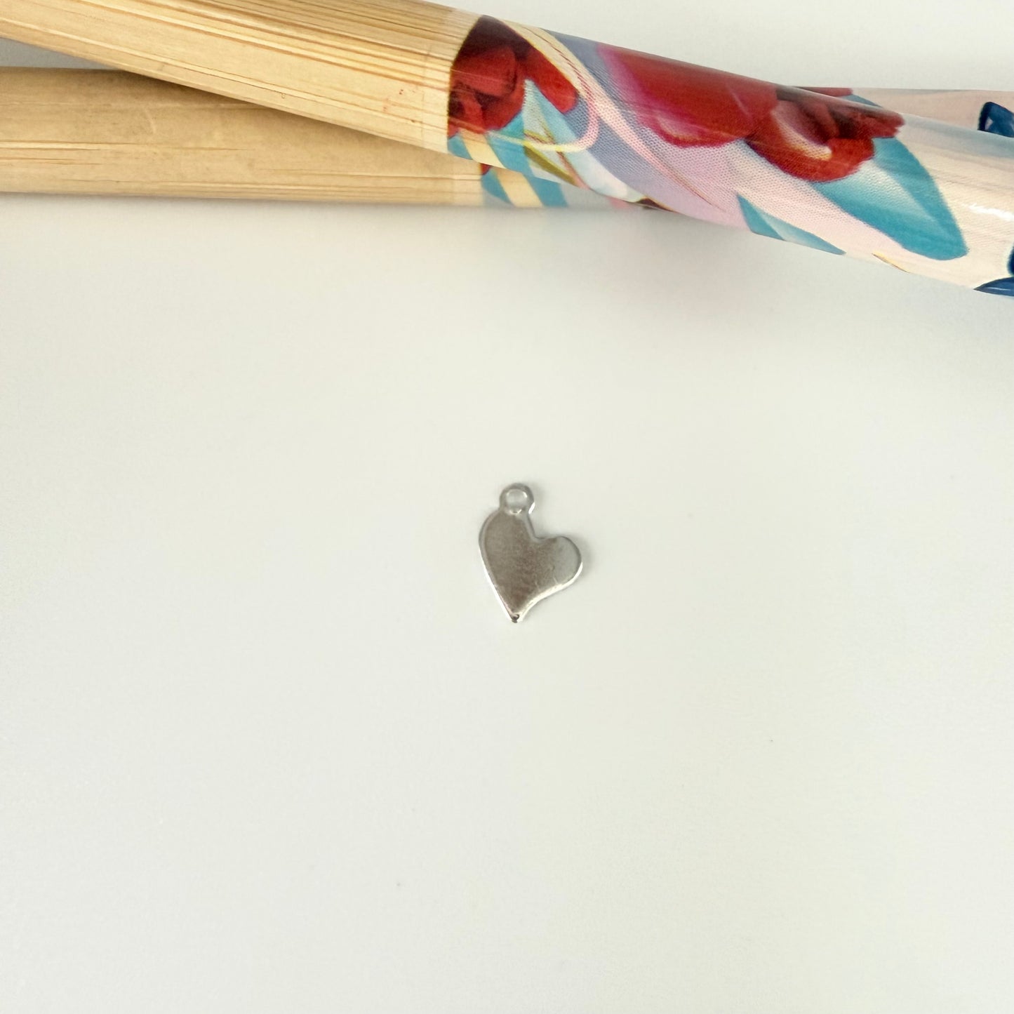 FP1254 Colgante o Terminal de Cadena Mini Corazón 7 x 7 mm más argollita 0.8 mm Figura Baño Plata