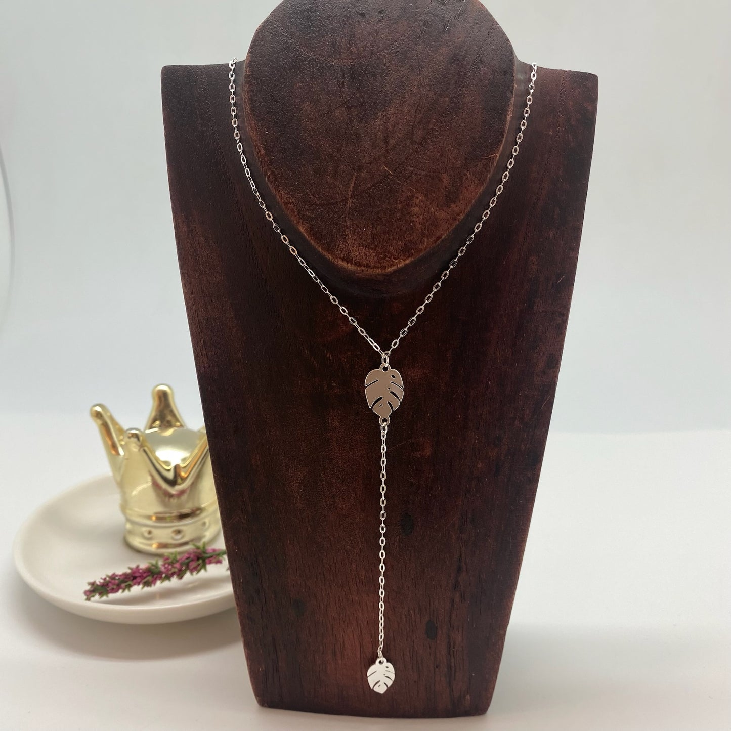 CP190 Collar Cascada Monstera Cadena candado eslabón 1.5 mm Largo 45 cm Monstera 17x10 mm Largo Cascada 7.4 cm Mini Monstera 12x8 mm Collar Terminado Baño Plata Cadenas Bañadas hecho de Bronce Bañado en Plata 50 ml Joyas Bañadas en Plata