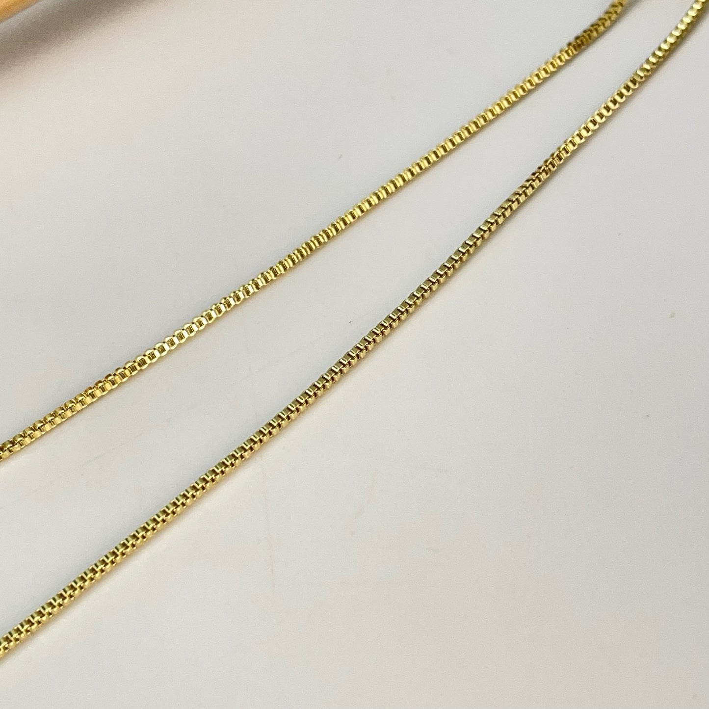 CO194 Collar 3 estrellas pasadas 5.5 mm Espesor 3 mm Cadena Veneciana 1 mm 40 cm más extensor 5.5 cm Collar Terminado Baño Oro Cadenas Bañadas hecho de Bronce Bañado en Oro 18K Joyas Bañadas en Oro