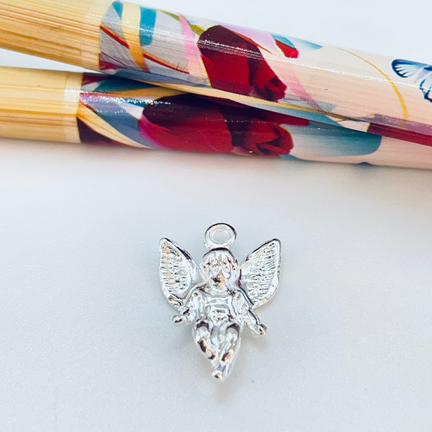 FP1222 Colgante Angel en relieve tipo 3D 17 x 13 mm Espesor 1.1 mm Figura Baño Plata