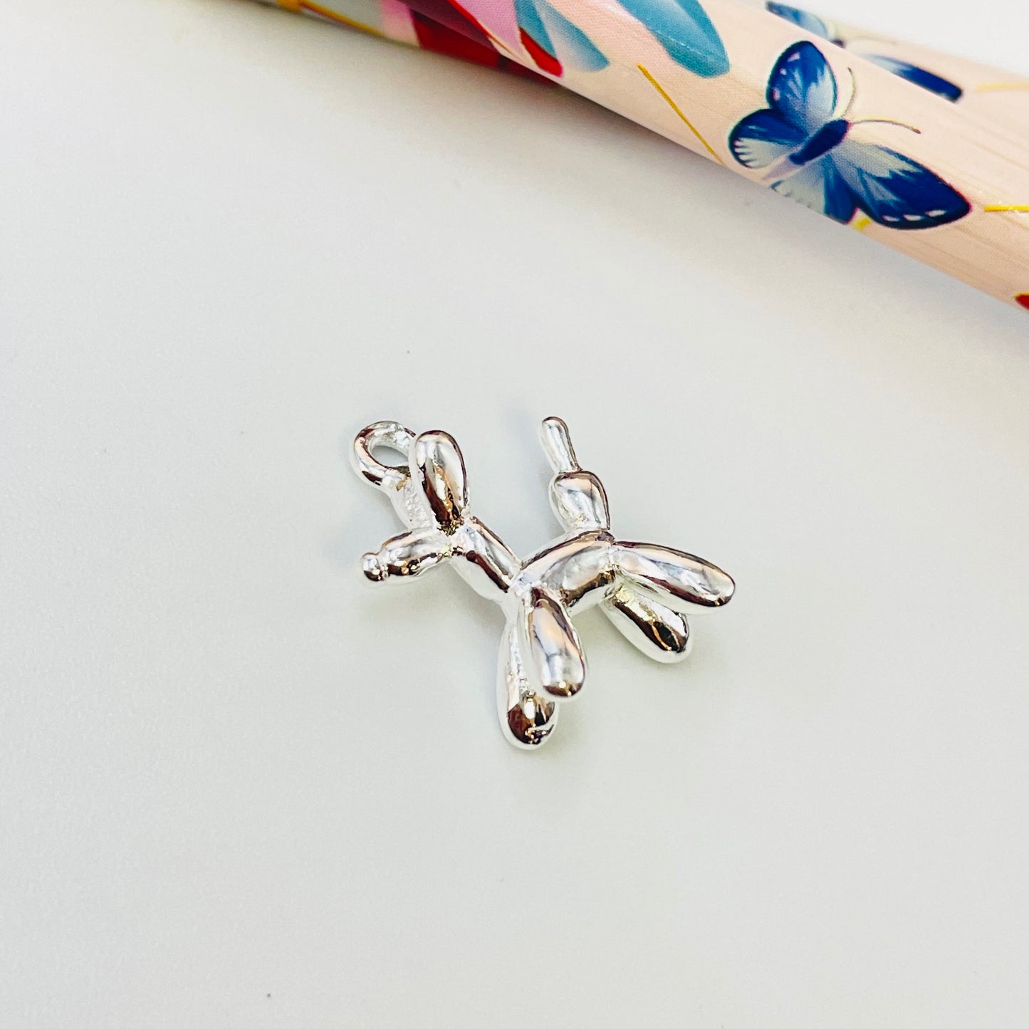 Joyas por Mayor Joyas Bañadas en Plata por Mayor Insumos para Joyas FP1143 Colgante Perro Globo 15 x 14 mm más argollita Ancho 7 mm Espesor 3 mm Figura Baño Plata
