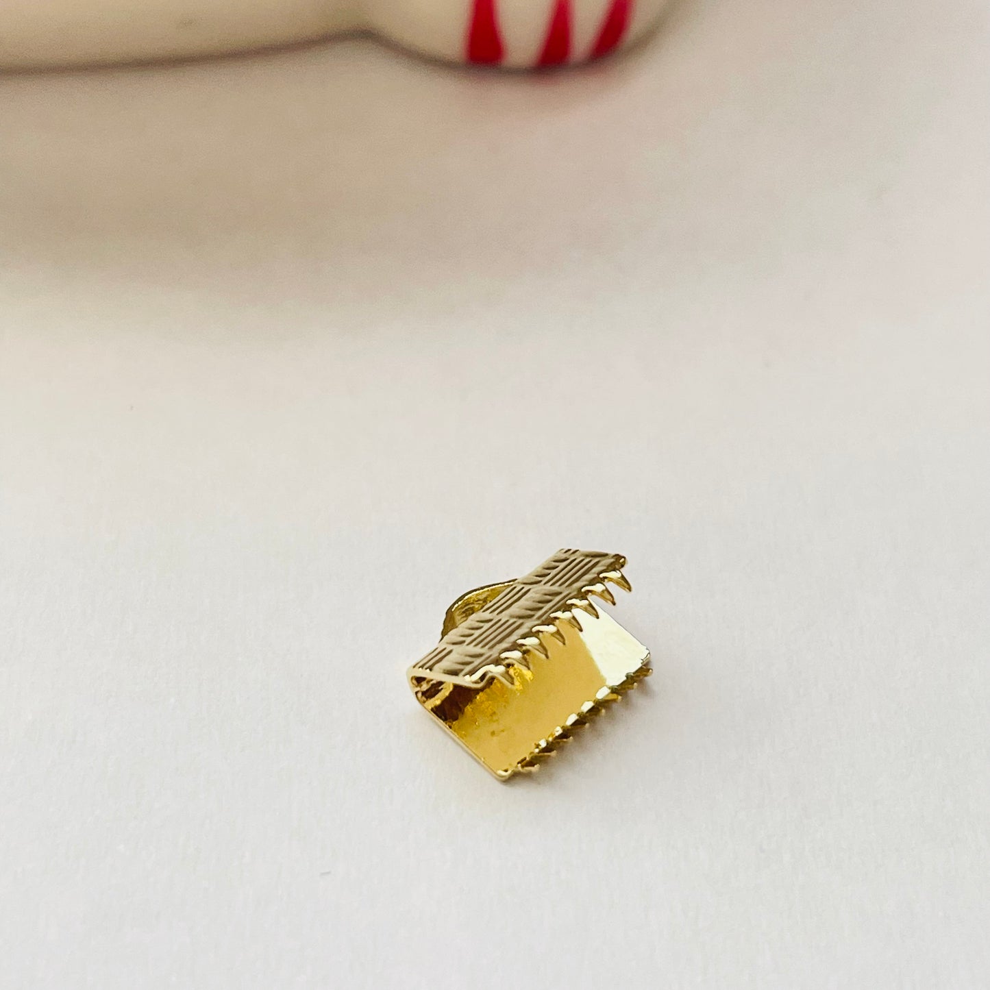 AO145 Terminal de Apriete para pulsera o collar 5 x 8 mm Accesorio Baño Oro Accesorios Bañados hecho de Bronce Bañado en Oro 18K Joyas Bañadas en Oro