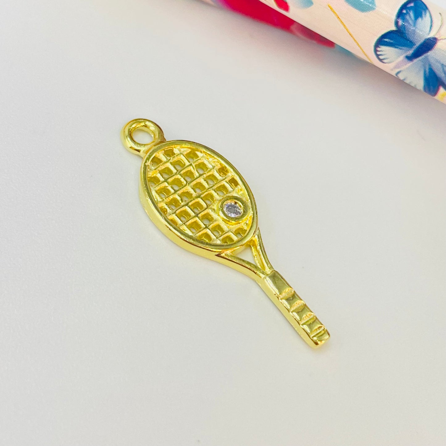 Joyas por Mayor Joyas Bañadas en Oro por Mayor Insumos para Joyas FO1149 Colgante Raqueta con mini circón 25 x 10 mm más argollita Espesor 1.5 mm Figura Baño Oro