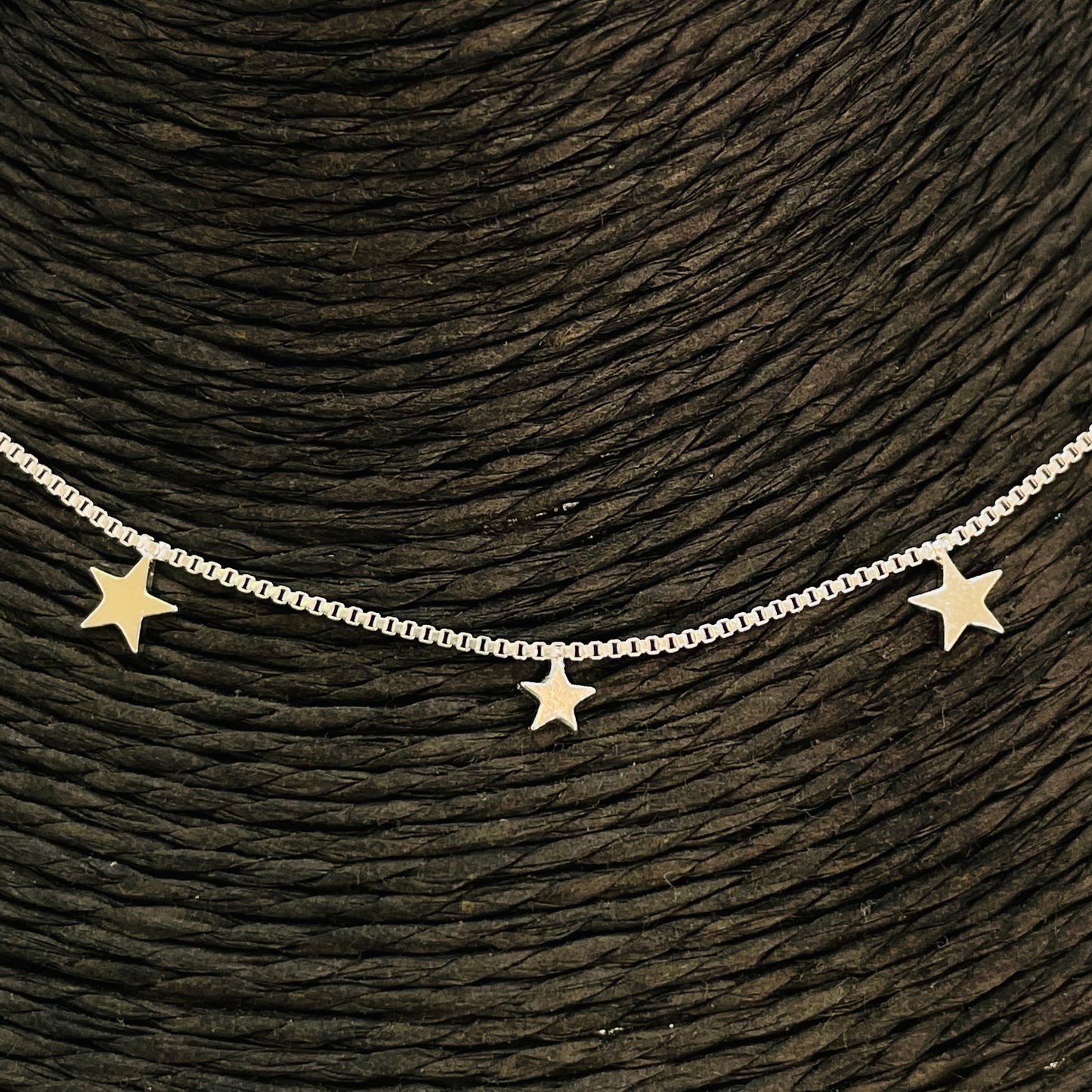 CP192 Collar con 7 Estrellas 4 de 5 mm y 3 de 4 mm Cadena Veneciana 1 mm Largo 40 cm más extensor de 5 cm Collar Terminado Baño Plata Cadenas Bañadas hecho de Bronce Bañado en Plata 50 ml Joyas Bañadas en Plata
