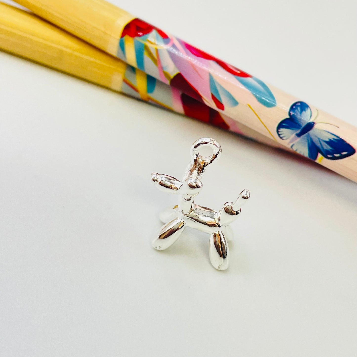 Joyas por Mayor Joyas Bañadas en Plata por Mayor Insumos para Joyas FP1143 Colgante Perro Globo 15 x 14 mm más argollita Ancho 7 mm Espesor 3 mm Figura Baño Plata