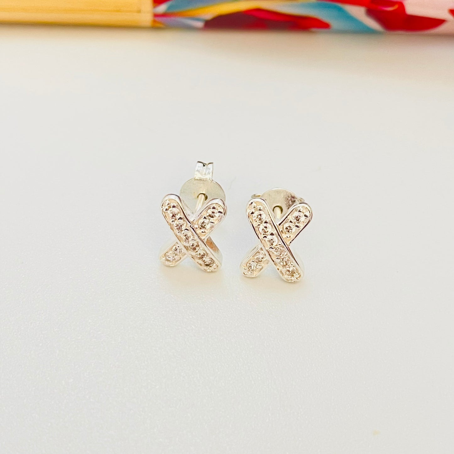 XP406 Aro en Cruz con circones 10 x 7 mm espesor 2 mm Aro Baño Plata Aros Bañados hecho de Bronce Bañado en Plata 50 ml Joyas Bañadas en Plata