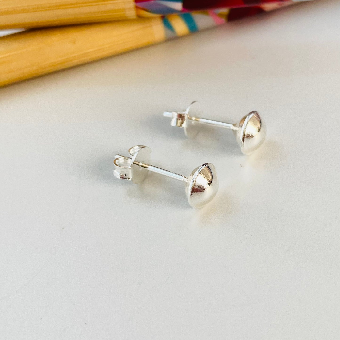 XP409 Aro Bolita Aplanada 5 mm Aro Baño Plata Aros Bañados hecho de Bronce Bañado en Plata 50 ml Joyas Bañadas en Plata