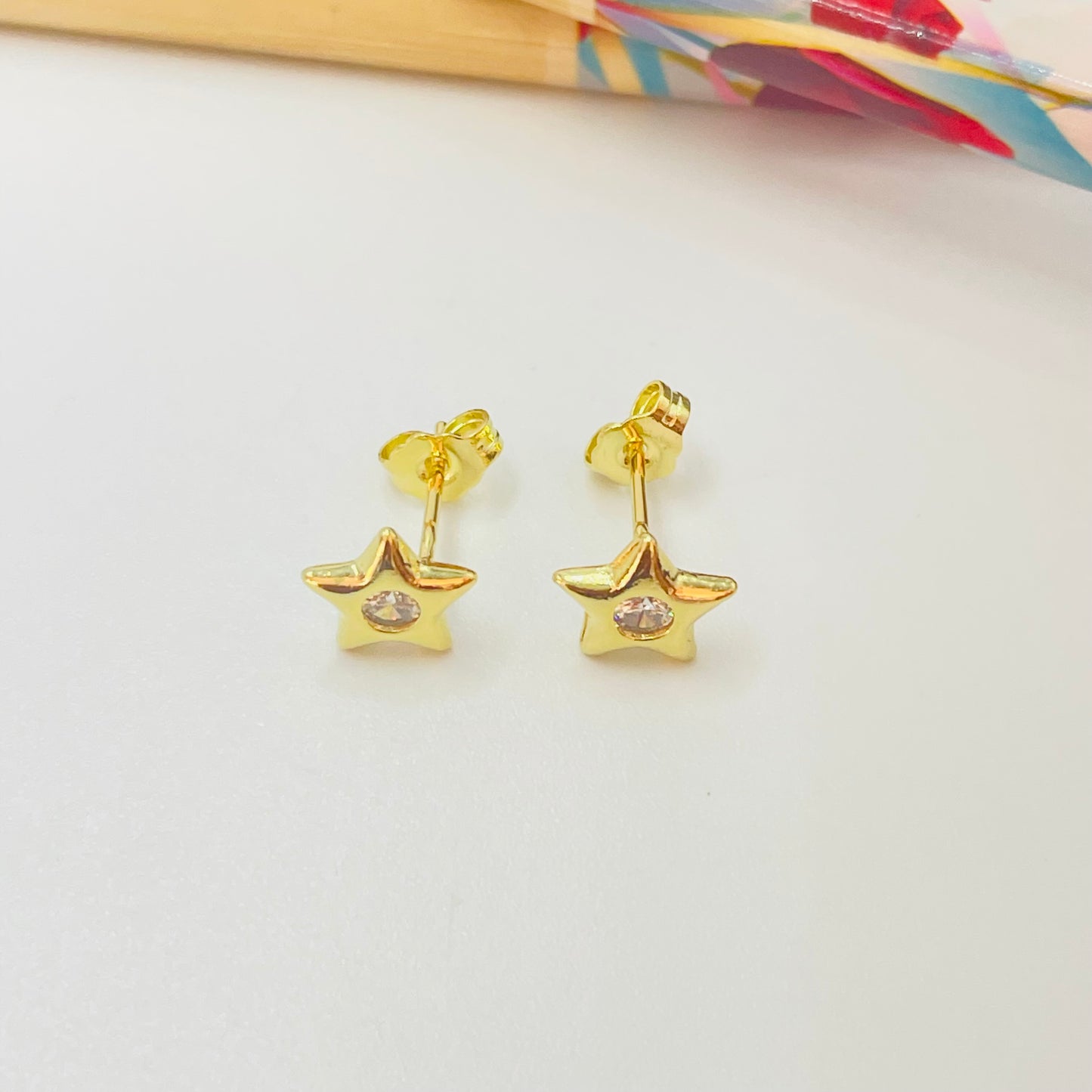 Joyas por Mayor Joyas Bañadas en Oro por Mayor Insumos para Joyas XO485 Aro Estrella con circón en el centro 8.5 mm Espesor 2 mm Aro Baño Oro