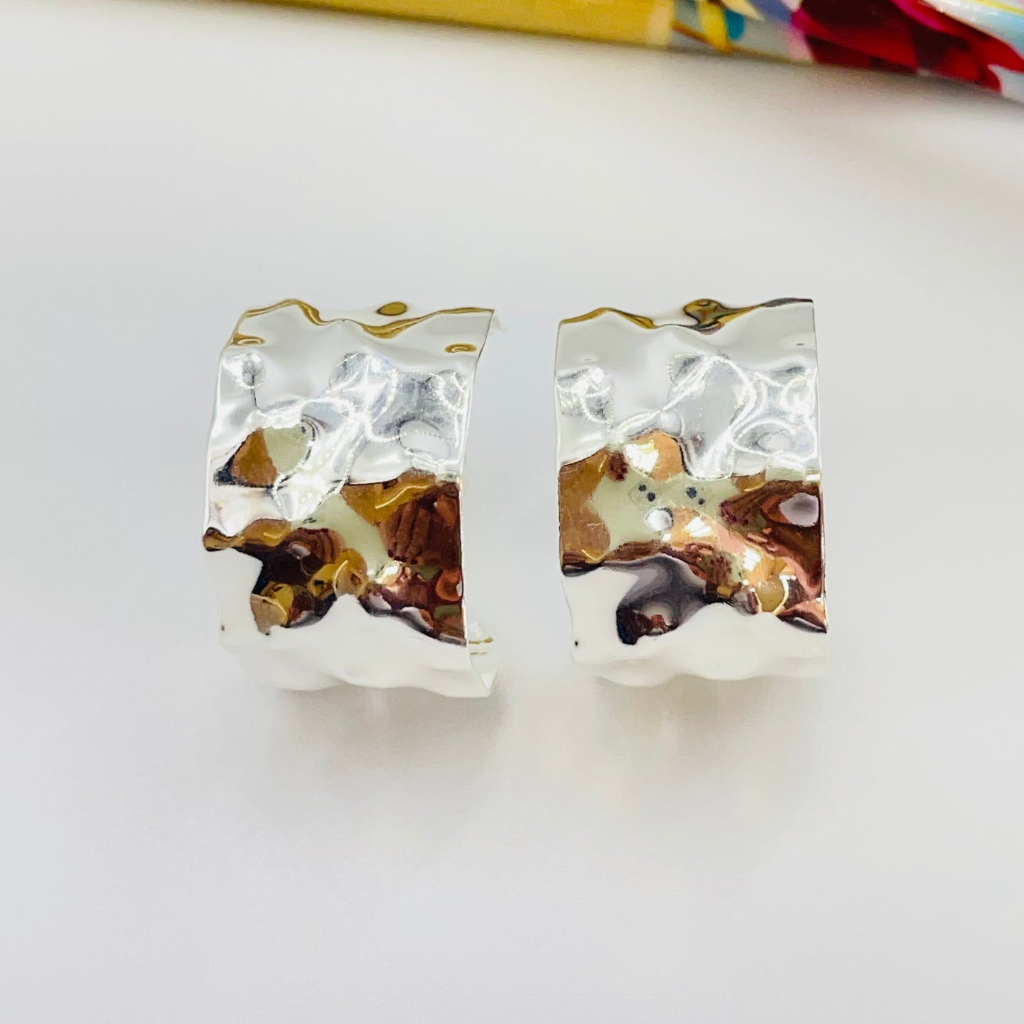 XP553 Argolla Martelada diá. 25 mm Ancho 15 mm Espesor 1 mm Aro Baño Plata