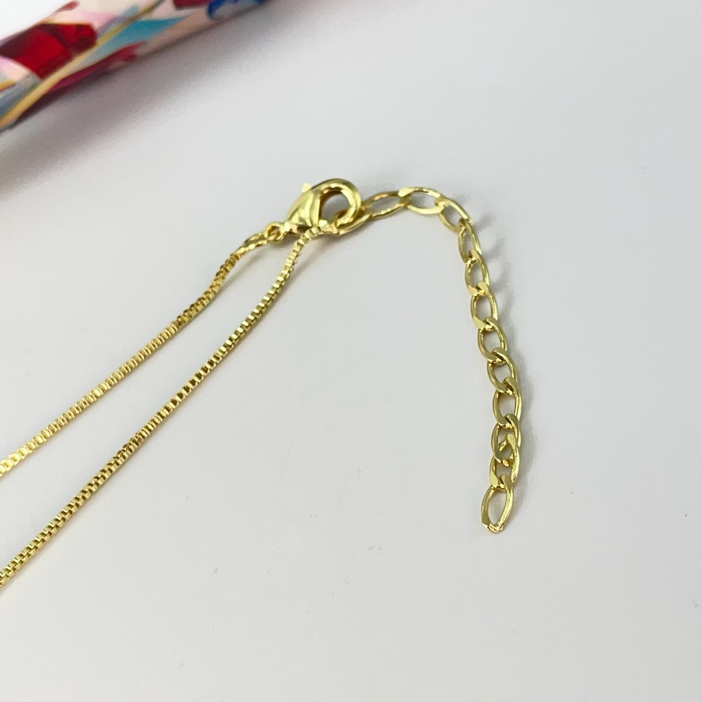 CO194 Collar 3 estrellas pasadas 5.5 mm Espesor 3 mm Cadena Veneciana 1 mm 40 cm más extensor 5.5 cm Collar Terminado Baño Oro Cadenas Bañadas hecho de Bronce Bañado en Oro 18K Joyas Bañadas en Oro