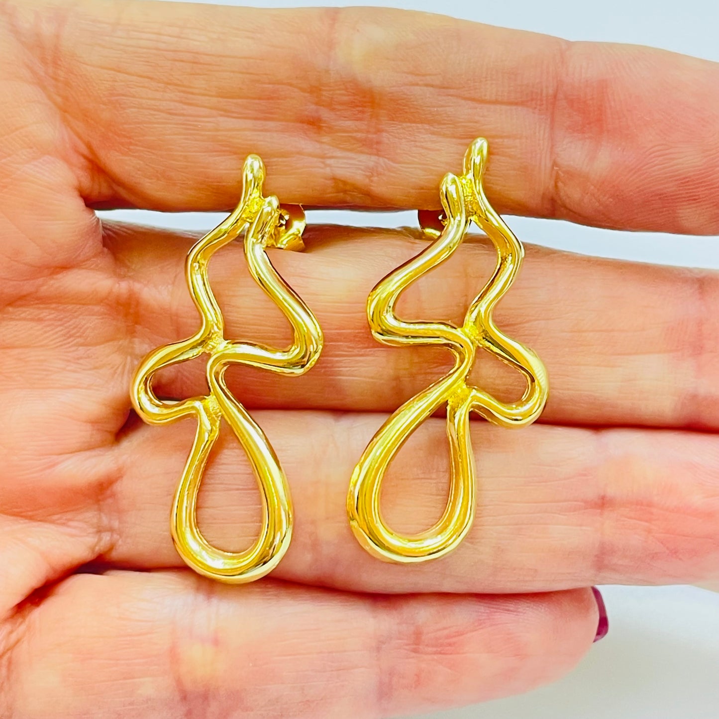 Joyas por Mayor Joyas Bañadas en Oro por Mayor Insumos para Joyas XO547 Aro Forma Orgánica Calado 32 x 18 mm Espesor 2 mm Aro Baño Oro