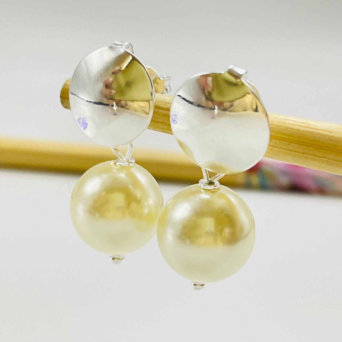 XP394 Aro Perla 12 mm Colgante Base redonda diá. 12 mm Largo total 28 mm Aro Baño Plata Aros Bañados hecho de Bronce Bañado en Plata 50 ml Joyas Bañadas en Plata