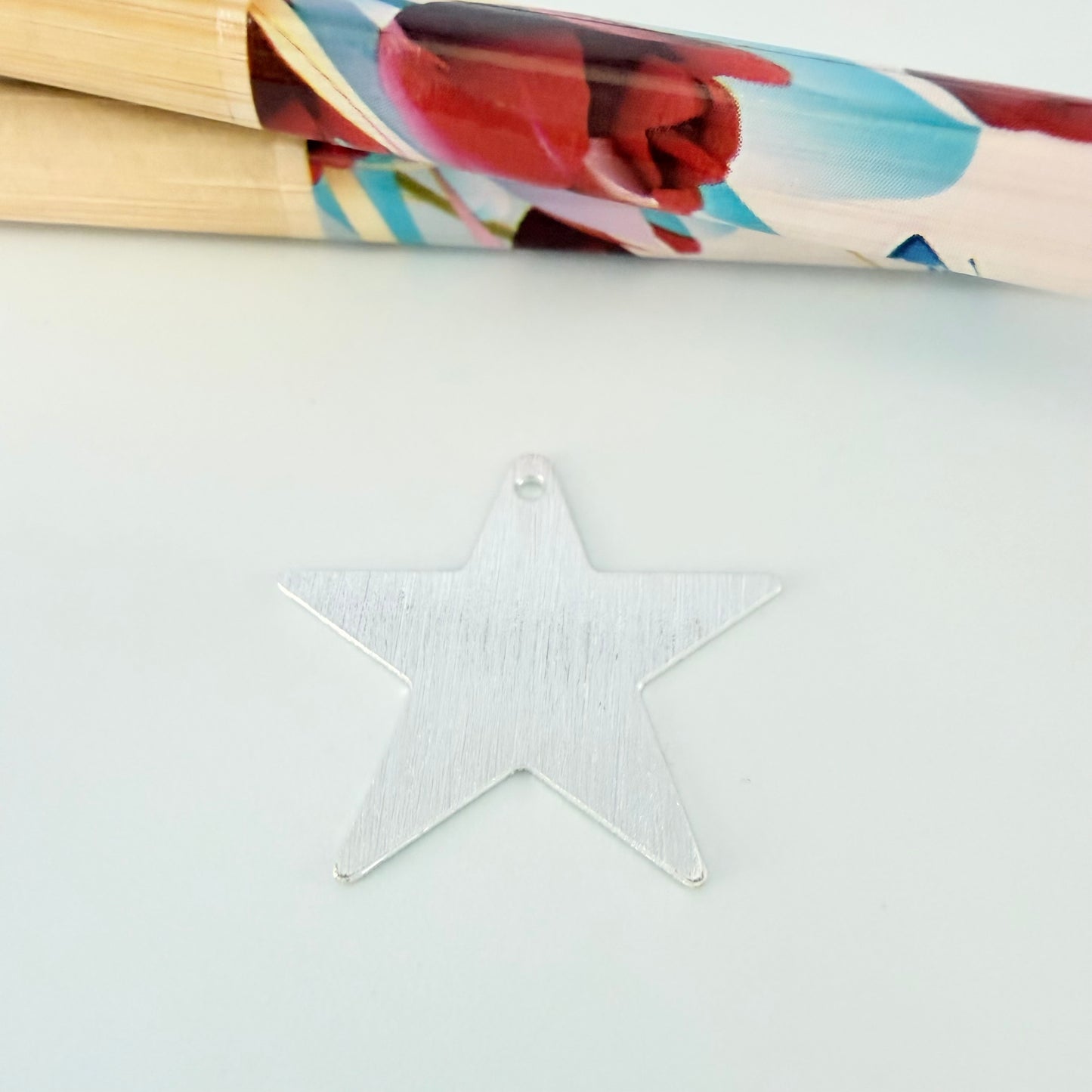 Joyas por Mayor Joyas Bañadas en Plata por Mayor Insumos para Joyas FP1278 Colgante Estrella Lijada 20 mm con perforación Espesor 0.6 mm Figura Baño Plata