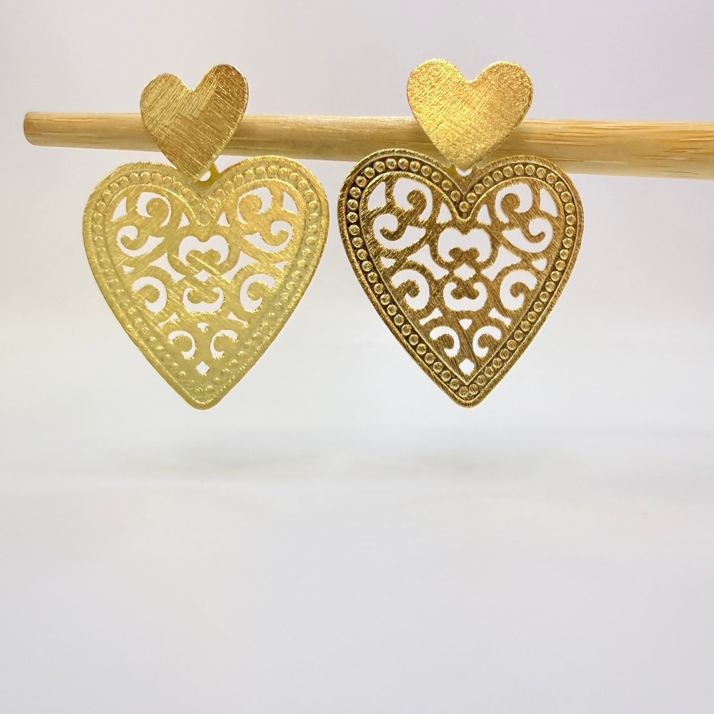 Joyas por Mayor Joyas Bañadas en Oro por Mayor Insumos para Joyas XO567 Aro Base Corazón 14x15 mm Mandala Corazón Calada Borde Puntos 31x31 mm Lijado Aro Baño Oro