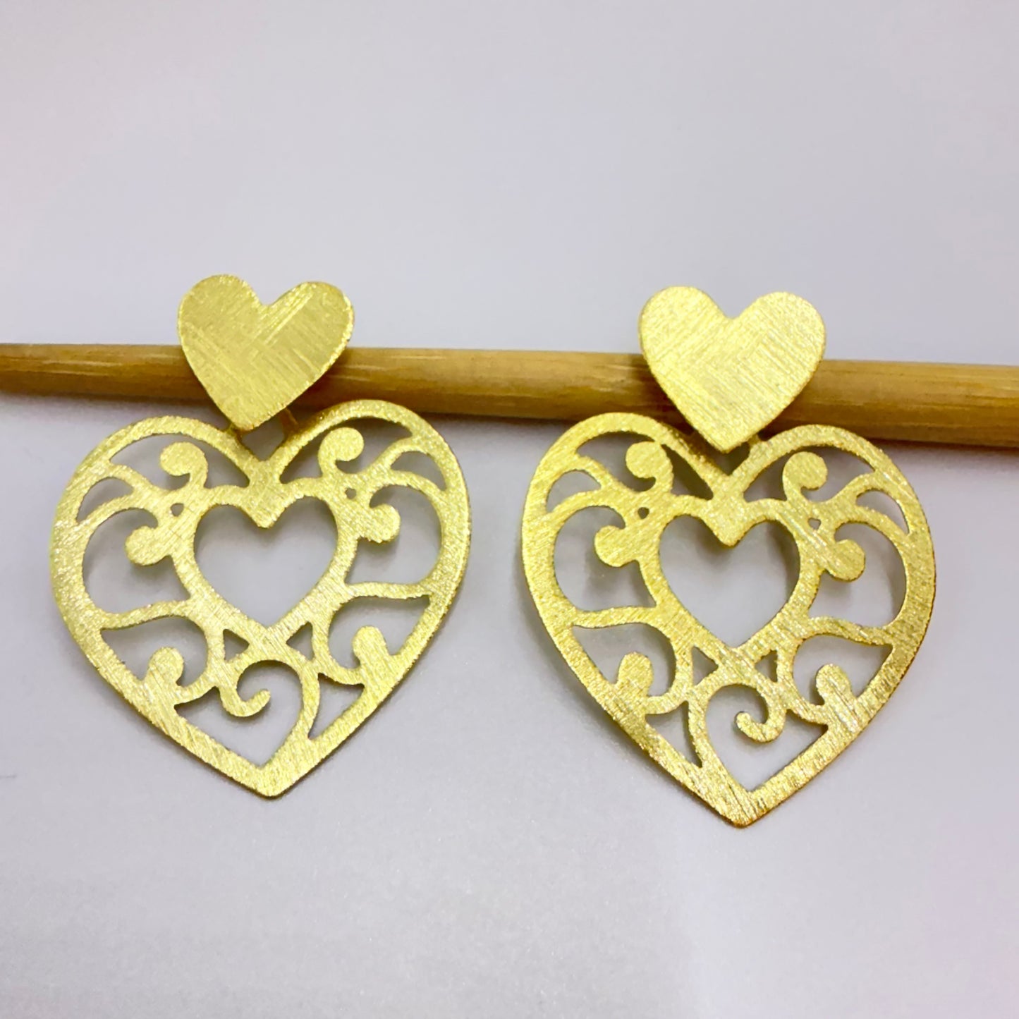 Joyas por Mayor Joyas Bañadas en Oro por Mayor Insumos para Joyas XO568 Aro Corazones Base Corazón 14x15 mm Mandala Corazón Calada 33x33 mm Lijado Aro Baño Oro