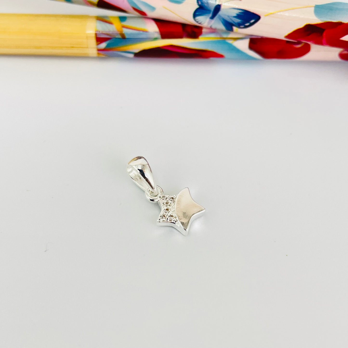 FP1280 Colgante Estrella Lisa y Circones 8 x 8 mas valier de 6 mm Espesor 2 mm Figura Baño Plata