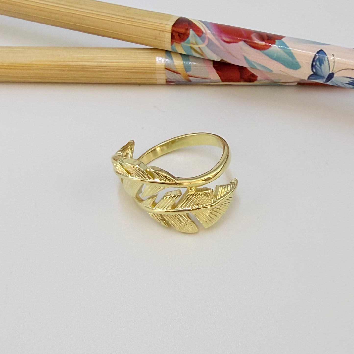 WO79 Anillo Doble Pluma Ancho 15 mm ancho argolla 2.5 mm Anillo Baño Oro