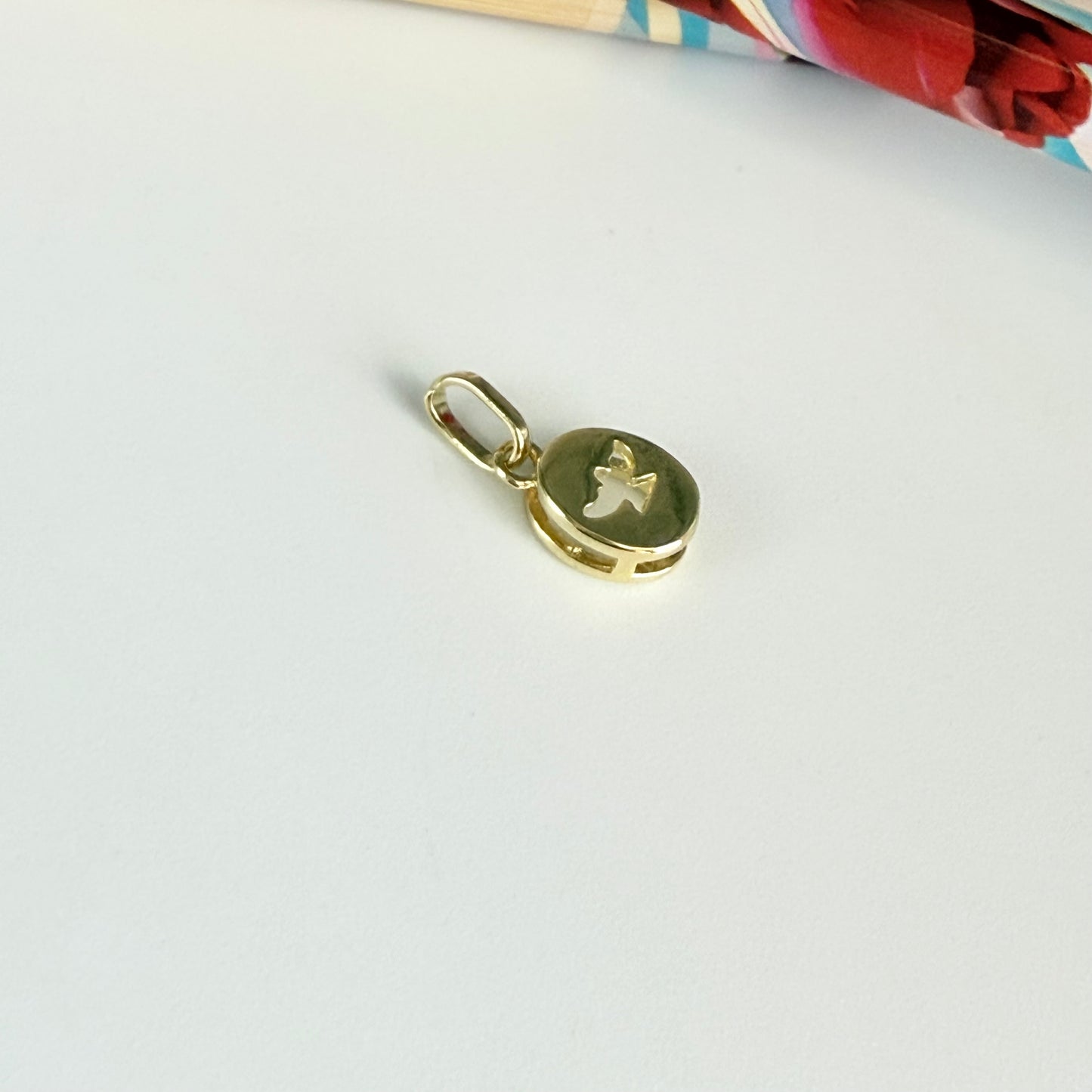 FO1250 Colgante Ovalado Espíritu Santo Calado con galería 8 x 6 mm más valier Espesor 3 mm Figura Baño Oro