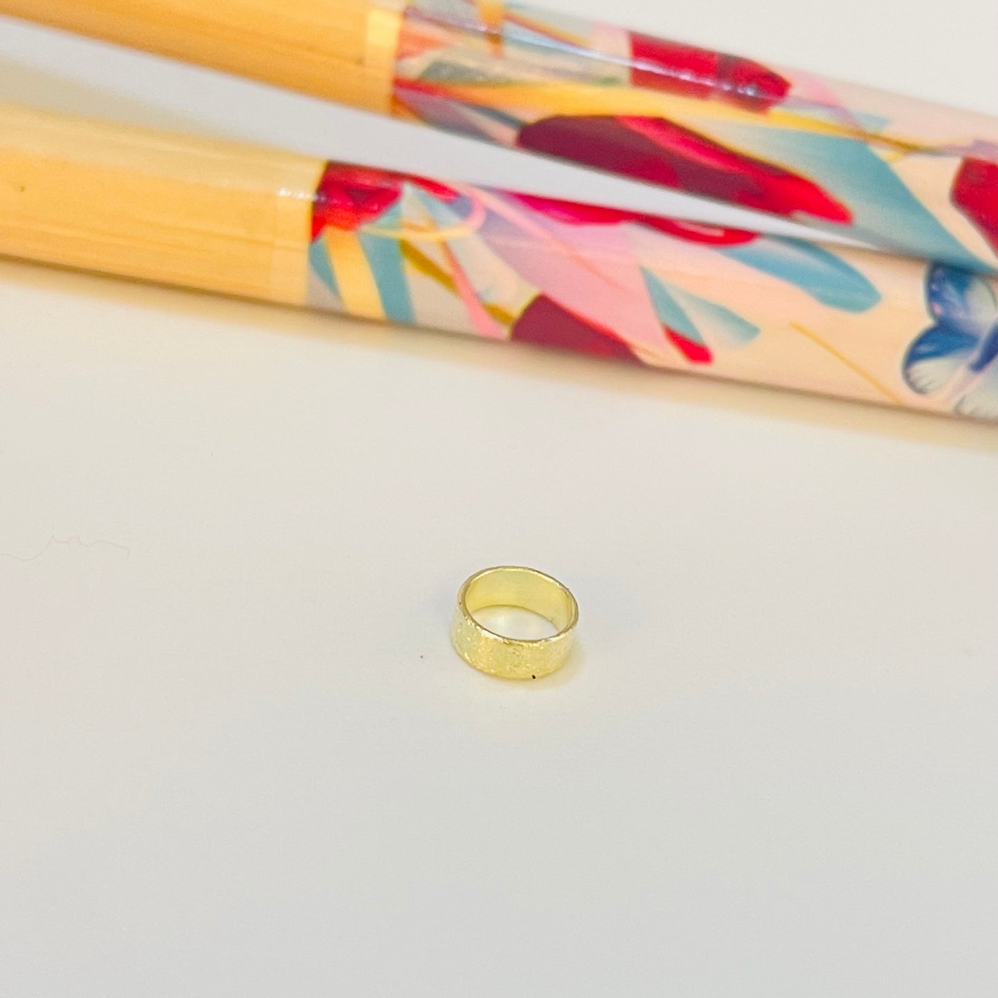 TO10 Tubo Argolla Lijada 5 x 2 mm Accesorio Baño Oro Accesorios Bañados en Oro y Plata hecho de Bronce Bañado en Oro 18K