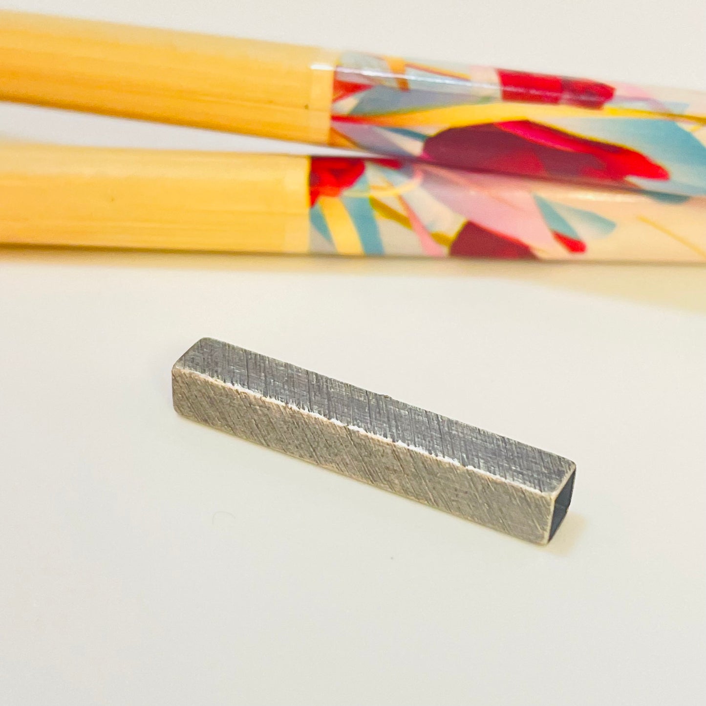 TP26 Tubo Cuadrado Lijado 25x4 mm Baño Plata Envejecida Accesorio Baño Plata Accesorios Bañados hecho de Bronce Bañado en Plata 50 ml