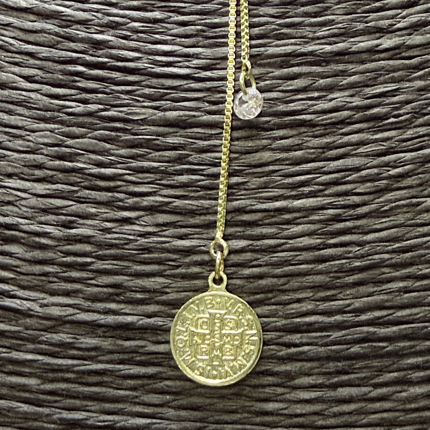 Joyas por Mayor Joyas Bañadas en Oro por Mayor Insumos para Joyas CO240 Collar Cascada Cadena Veneciana Espesor 1 mm Largo total 120 cm Bolita regulable Terminal Punto de luz 4 mm y San Benito 10 mm Collar Terminado Baño Oro