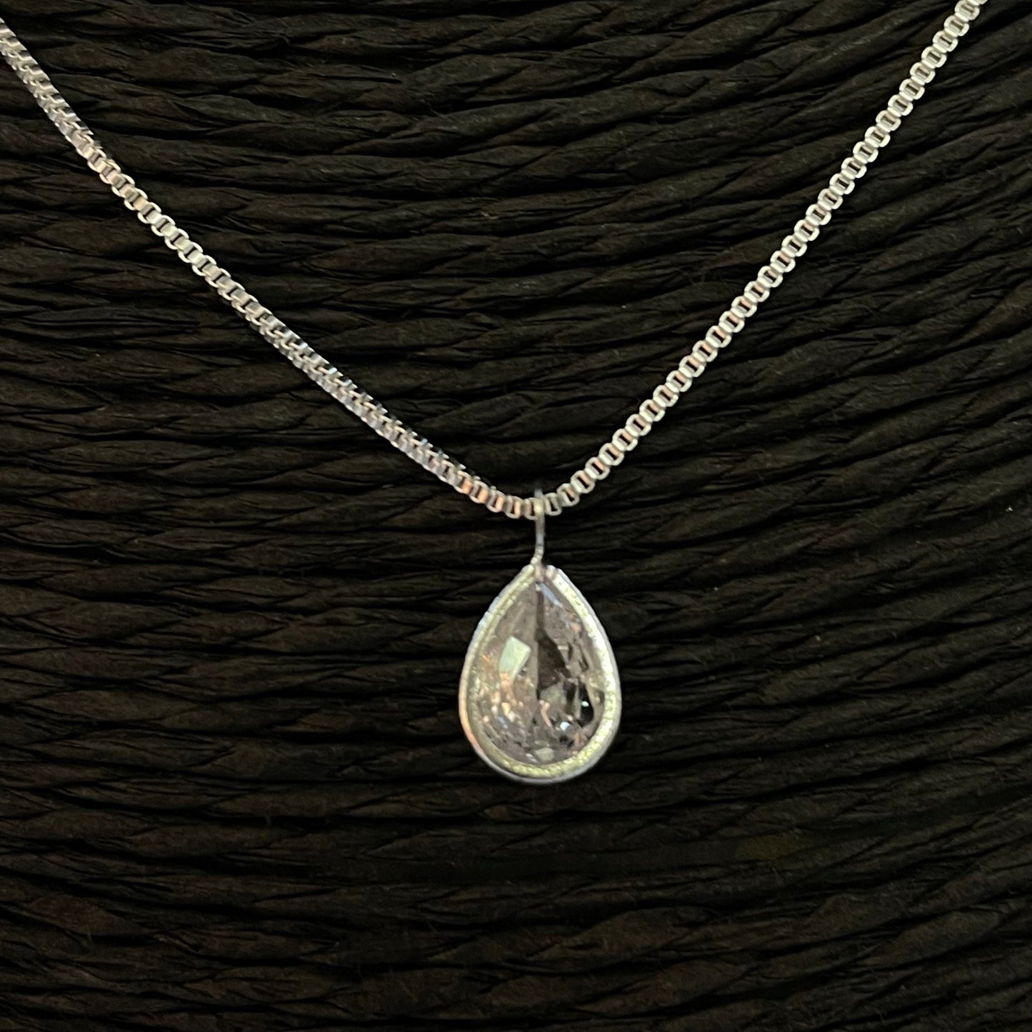 CP172 Collar con punto de luz gota 8 x 5 mm Cadena veneciana Largo mas extensor de 5 cm espesor 0.8 mm Collar Terminado Baño Plata Cadenas Bañadas hecho de Bronce Bañado en Plata 50 ml Joyas Bañadas en Plata