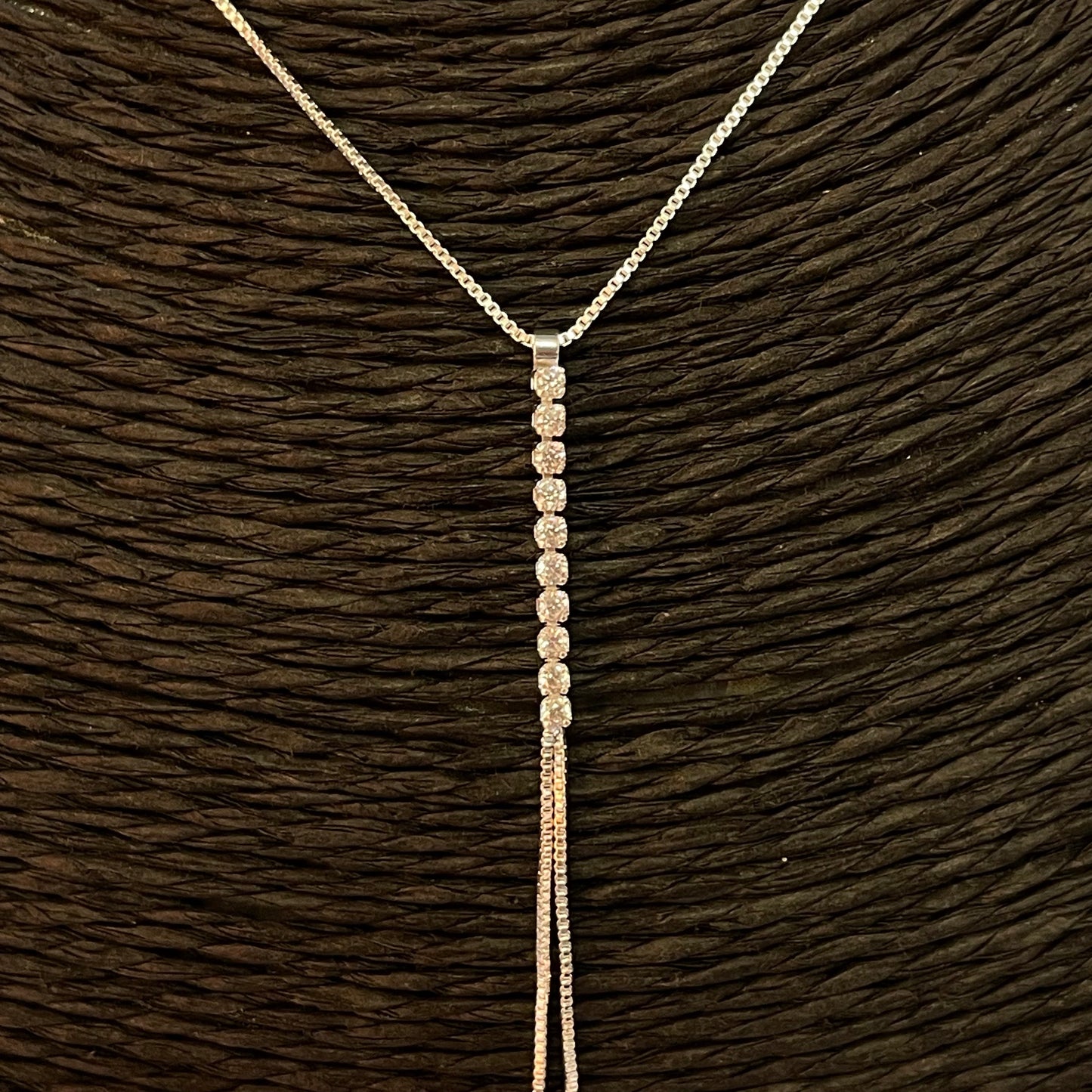 CP173 Collar Cascada Palito de 20x1.8 mm con circones Cadena veneciana Espesor 0.8 mm Largo 40 cm mas extensor Largo cascada 7 cm Collar Terminado Baño Plata Cadenas Bañadas hecho de Bronce Bañado en Plata 50 ml Joyas Bañadas en Plata