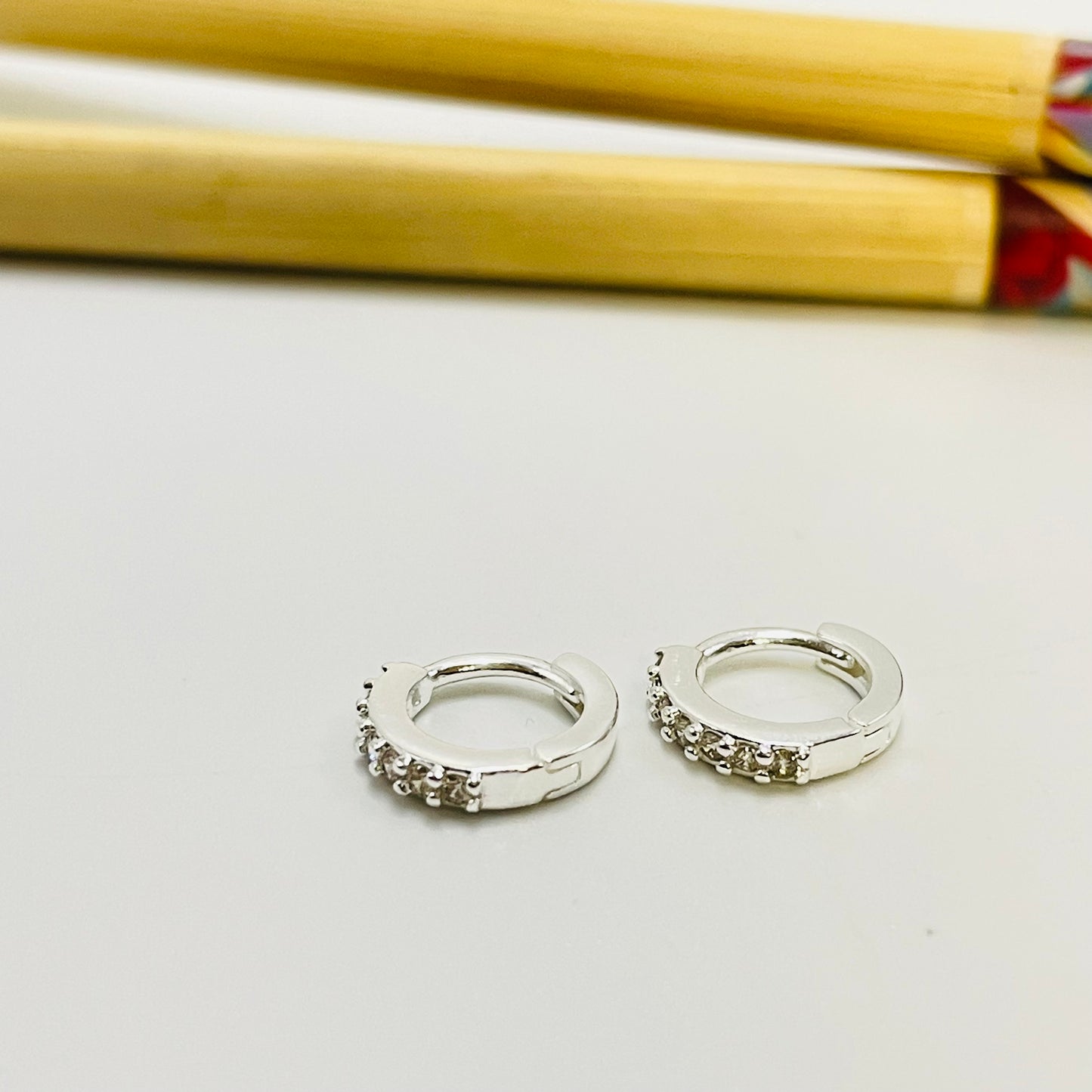 XP358-S Aro Argolla Click Circones S 10 x 2 mm Espesor 1.5 mm Aro Baño Plata Aros Bañados hecho de Bronce Bañado en Plata 50 ml Joyas Bañadas en Plata