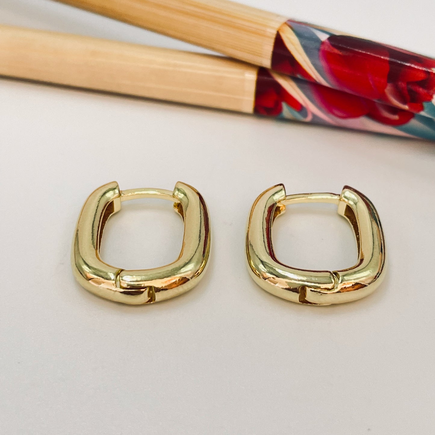 XO361 Aro argolla rectangular Cierre de Click 19 x 16 mm Espesor 3.8 mm Aro Baño Oro