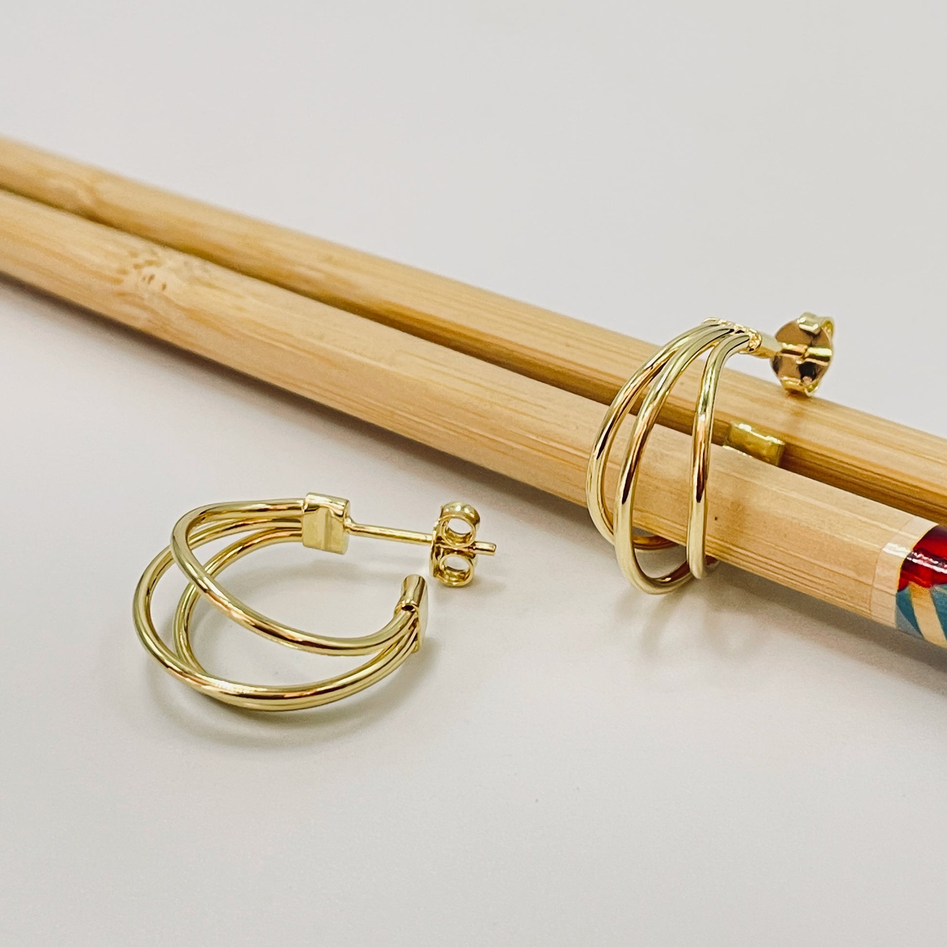 XO380 Aro Argolla 3 argollas unidas 20 x 10 mm Aro Baño Oro Aros Bañados hecho de Bronce Bañado en Oro 18K Joyas Bañadas en Oro