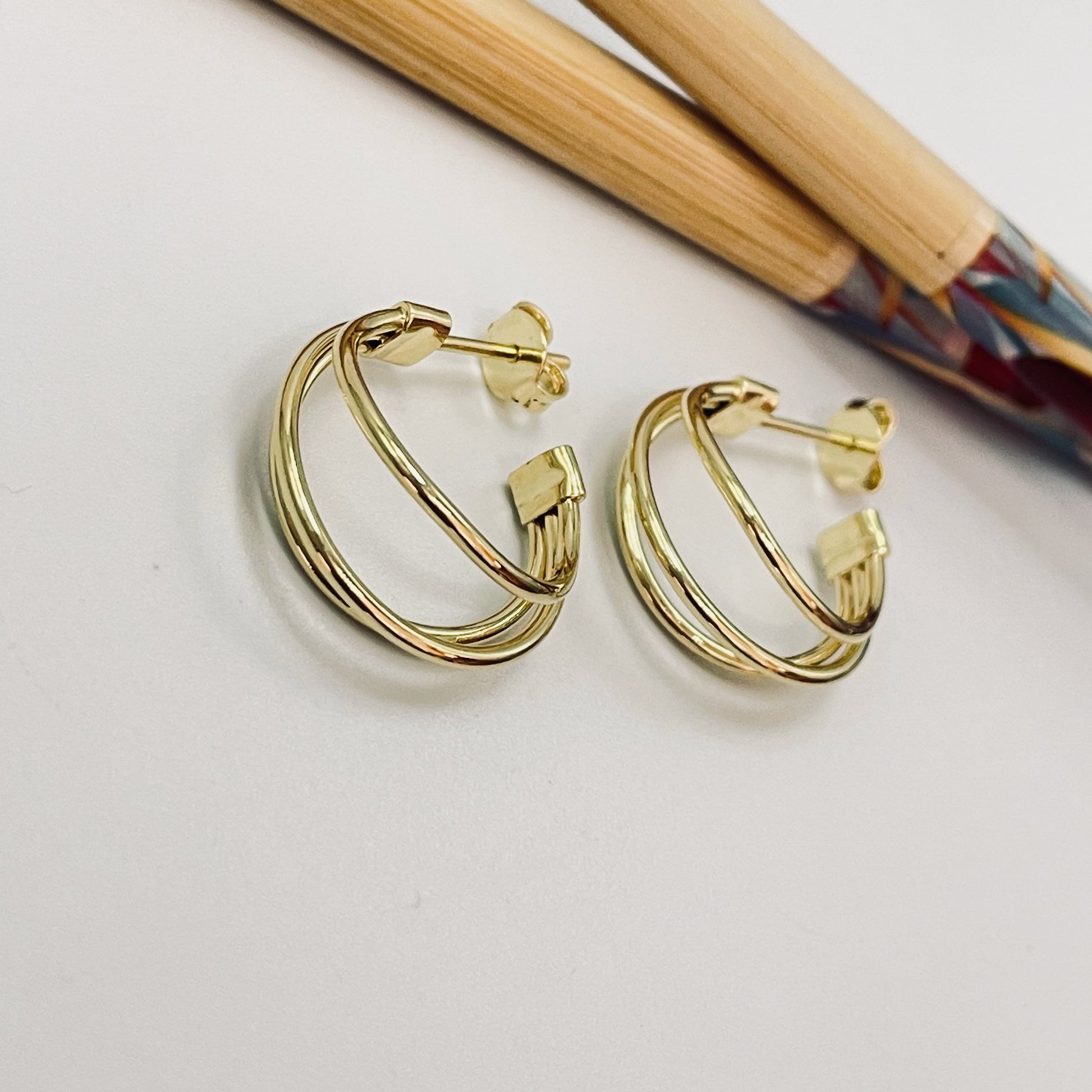 XO380 Aro Argolla 3 argollas unidas 20 x 10 mm Aro Baño Oro Aros Bañados hecho de Bronce Bañado en Oro 18K Joyas Bañadas en Oro