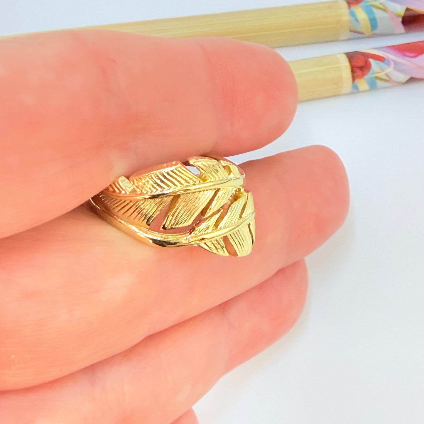 Joyas por Mayor Joyas Bañadas en Oro por Mayor Insumos para Joyas WO79 Anillo Doble Pluma Ancho 15 mm ancho argolla 2.5 mm Anillo Baño Oro