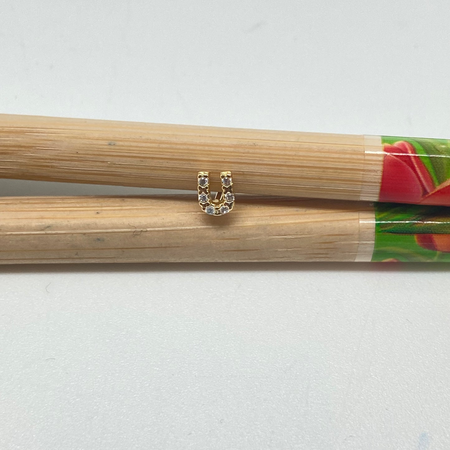 XO382 Aro Mini Letras Circones 5 mm Aro Baño Oro