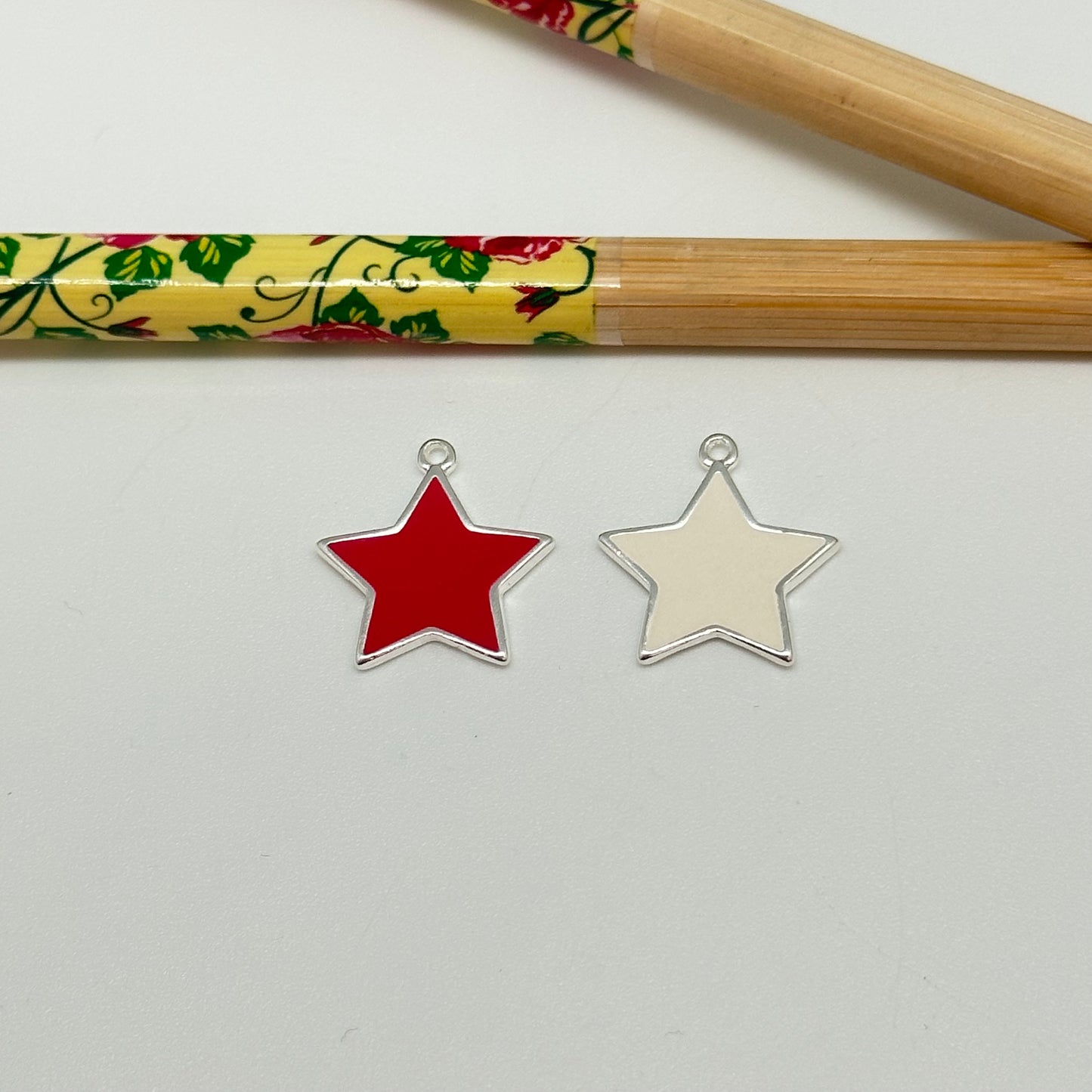FP1041 Colgante Estrella con resina colores 16 mm mas argollita Figura Baño Plata