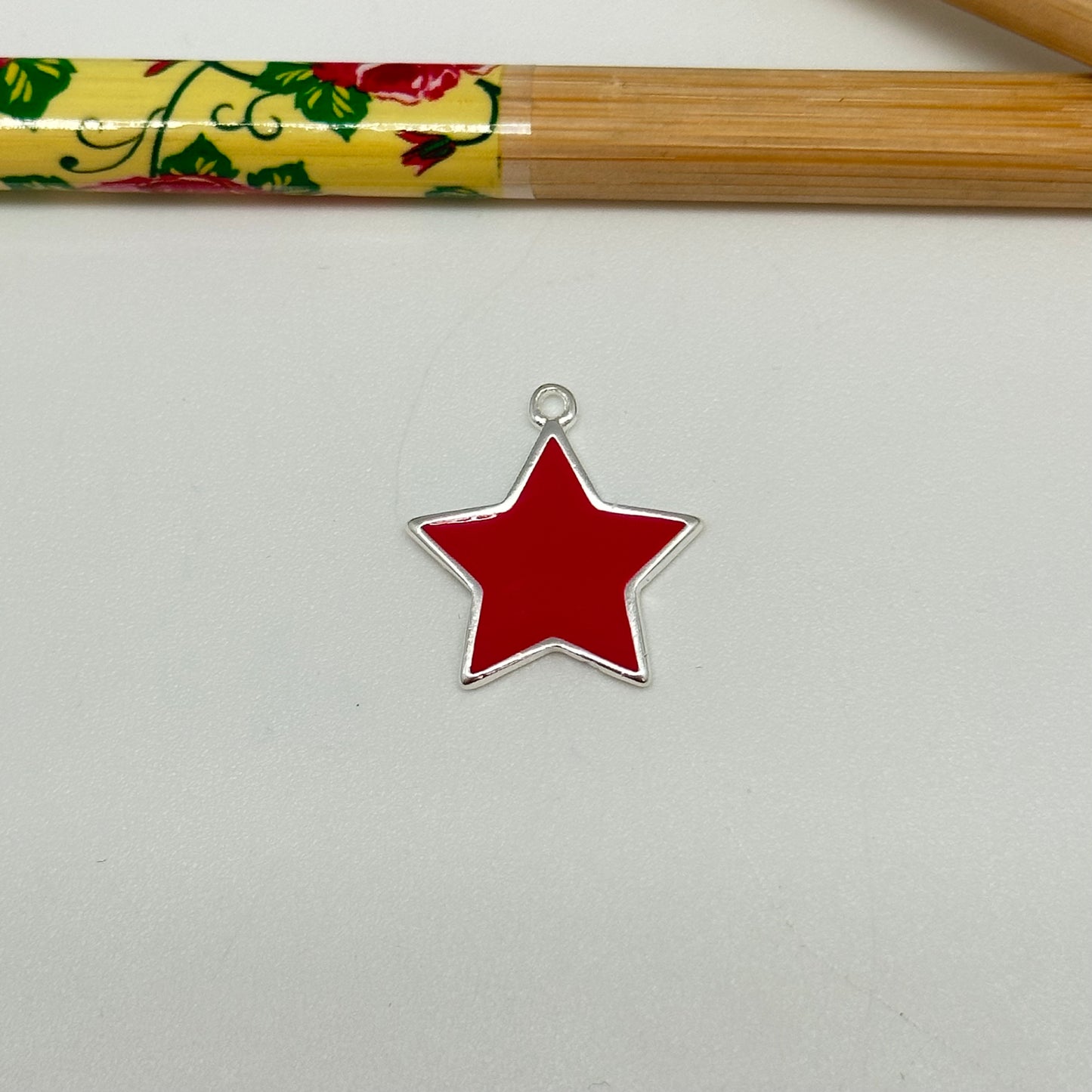 FP1041 Colgante Estrella con resina colores 16 mm mas argollita Figura Baño Plata