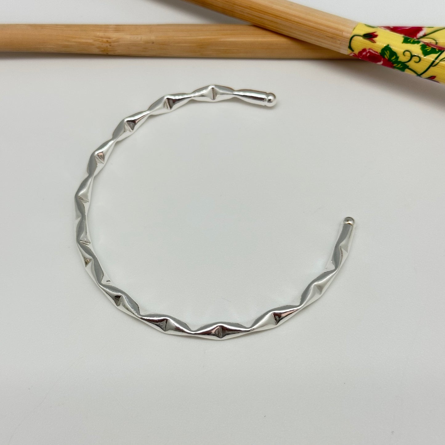 EP20 Esclava Amasada tipo orgánico diá. 58 mm Ancho 3.8 mm Esclava Baño Plata