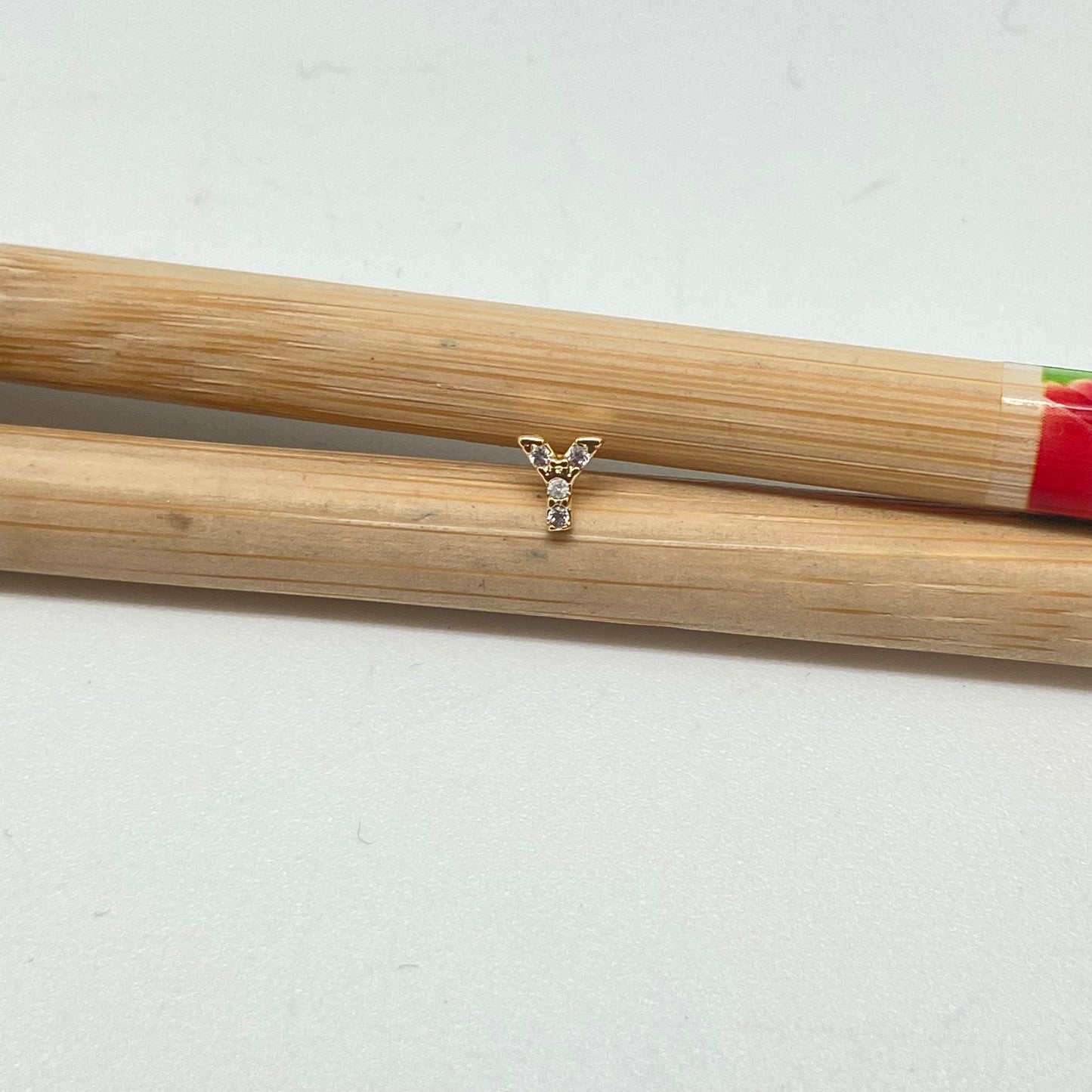 XO382 Aro Mini Letras Circones 5 mm Aro Baño Oro