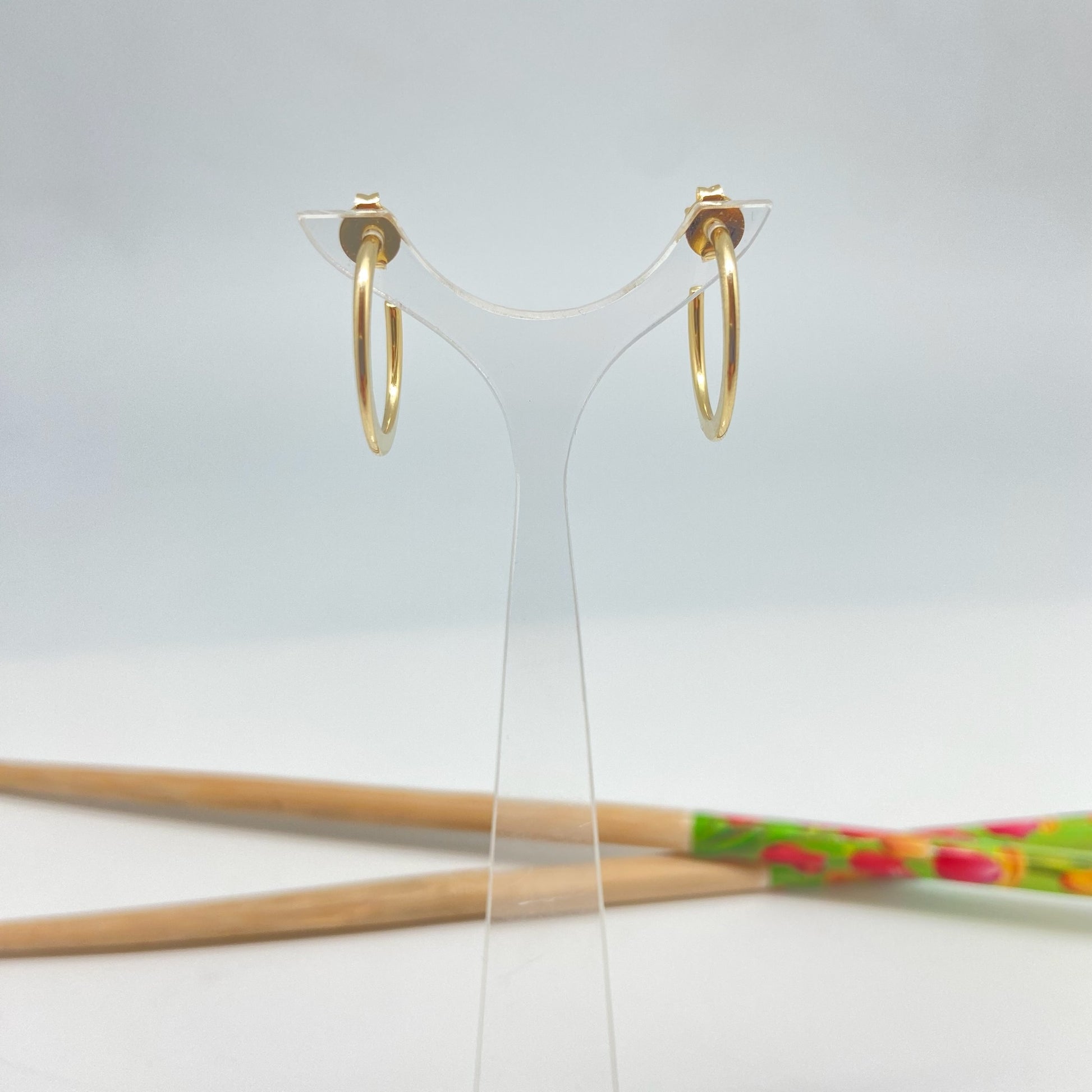 XO340 Aro argolla plana 18 x 1 mm Espesor 2 a 3 mm Aro Baño Oro Aros Bañados hecho de Bronce Bañado en Oro 18K Joyas Bañadas en Oro