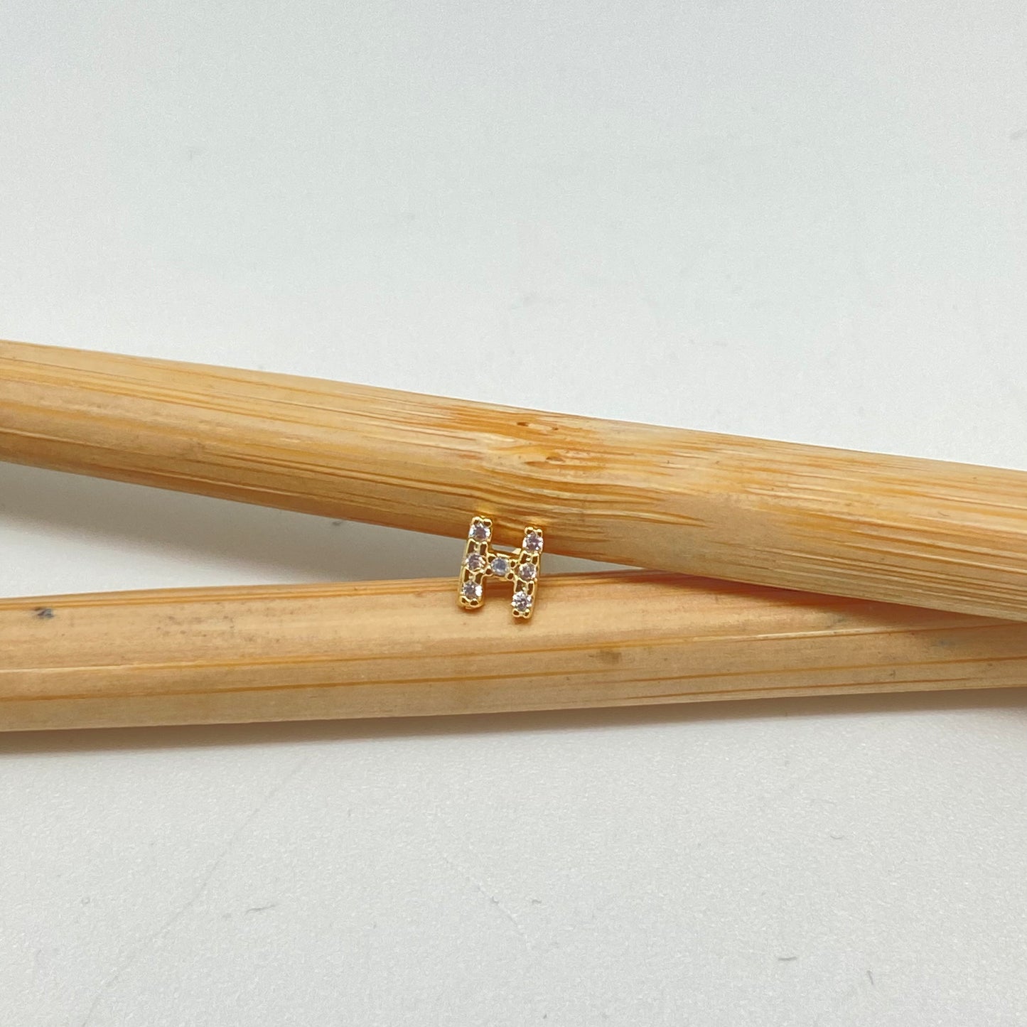 XO382 Aro Mini Letras Circones 5 mm Aro Baño Oro