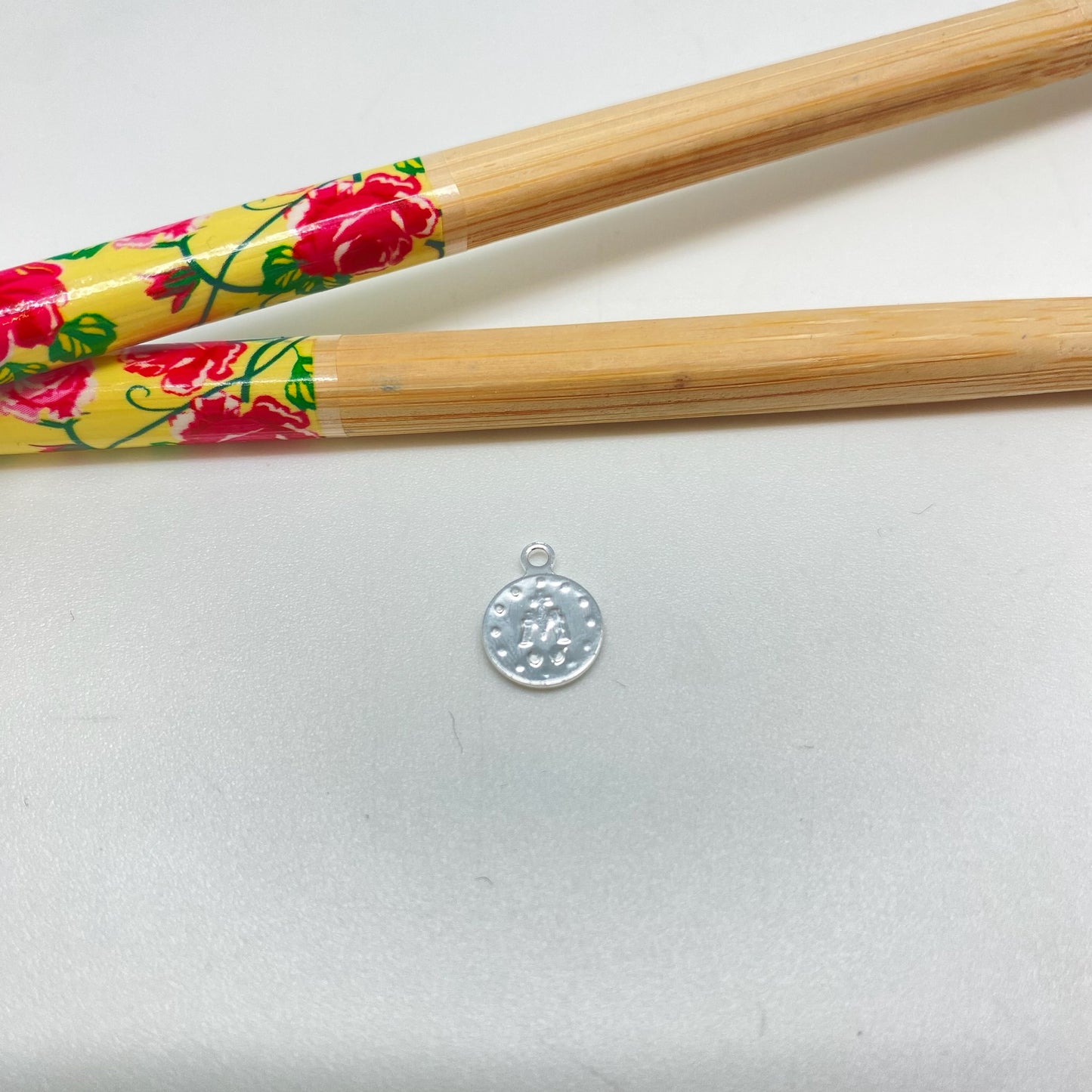 FP1045 Colgante Virgen de los Milagros 9 mm mas argollita Figura Baño Plata