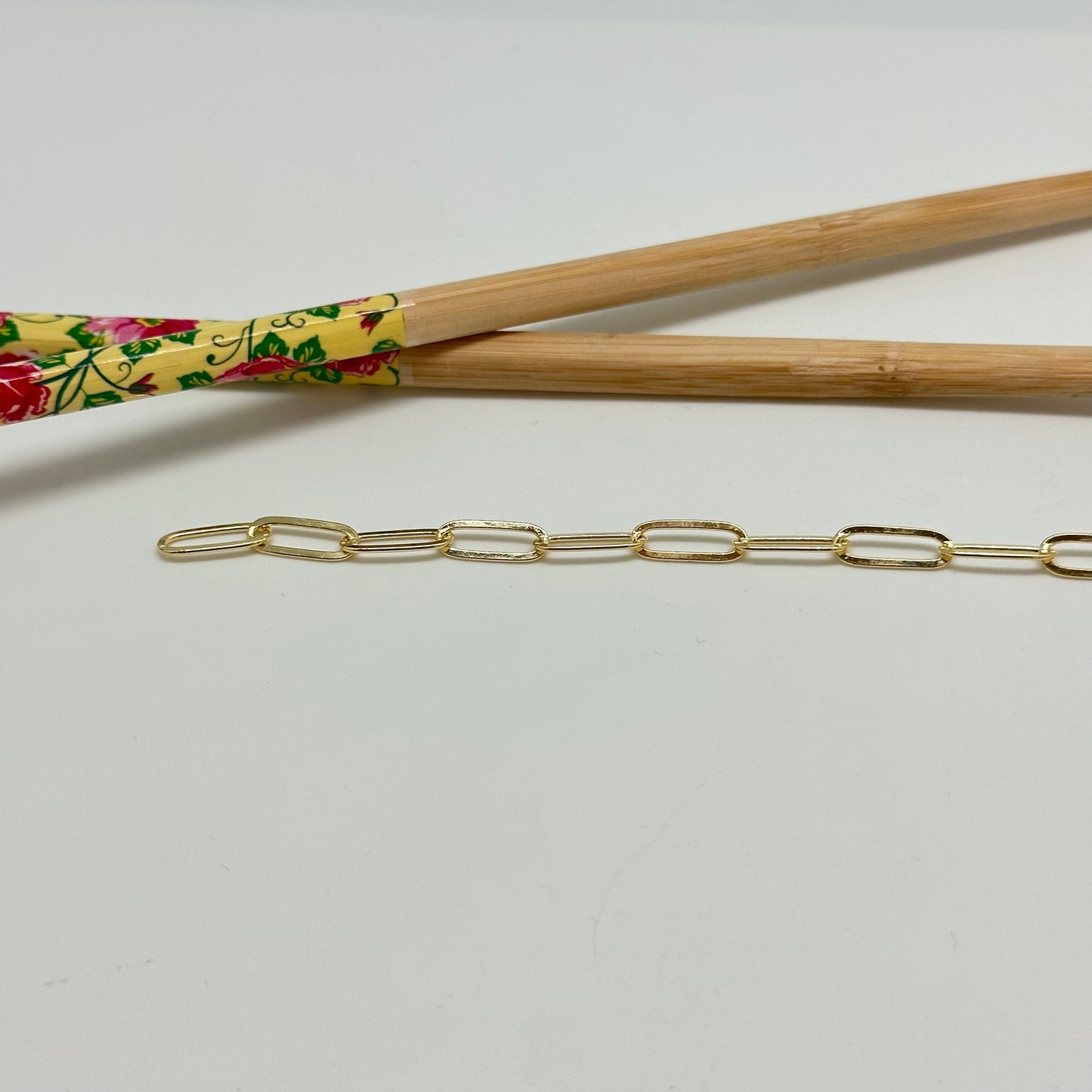 CO155 Cadena Cartier Eslabón 12 x 5 mm Espesor 1 mm Cadena por Metro Baño Oro Cadenas Bañadas hecho de Bronce Bañado en Oro 18K Joyas Bañadas en Oro